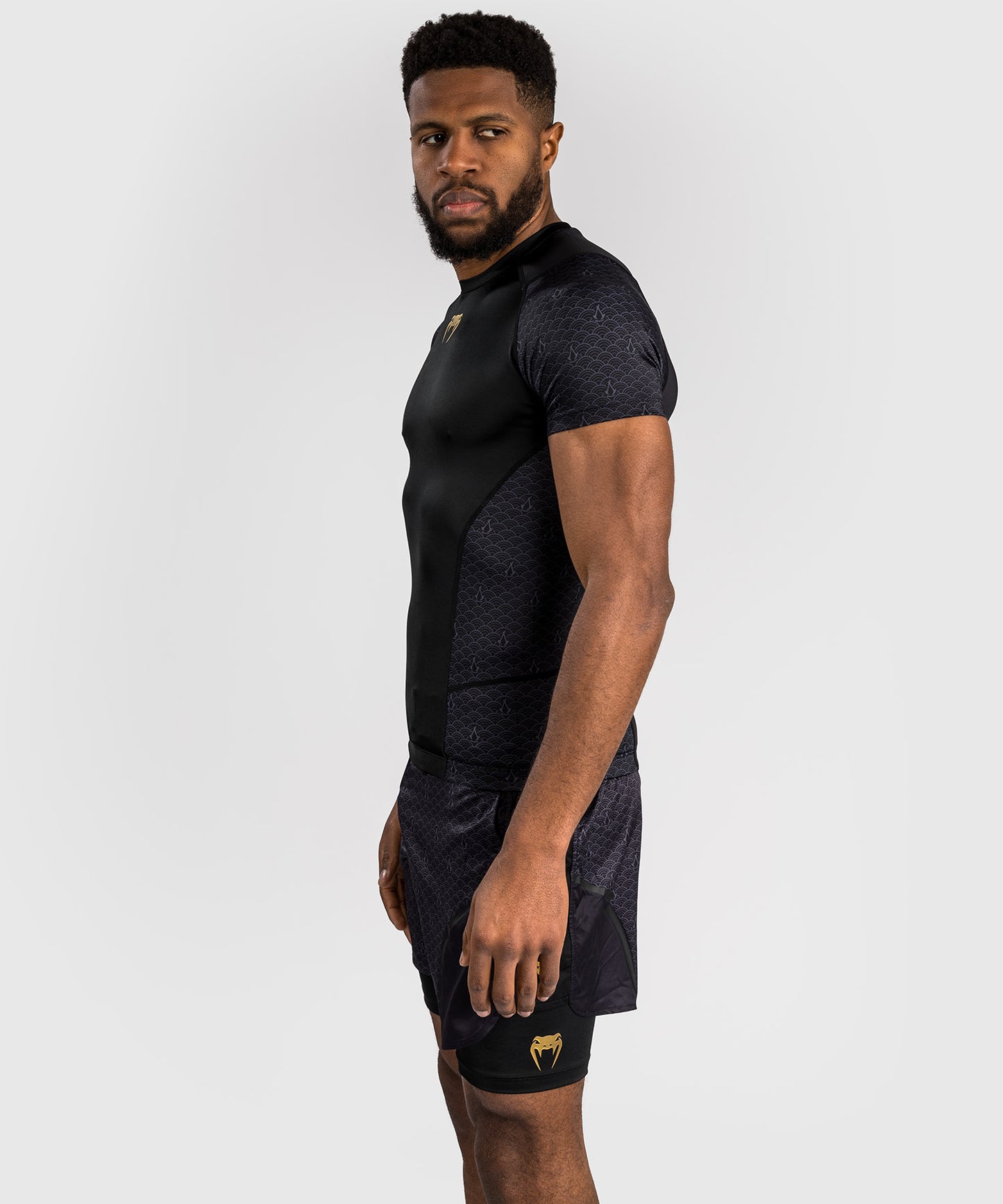 Venum x Assassin’s Creed Shadows Kurzärmeliger Rashguard für Männer - Schwarz