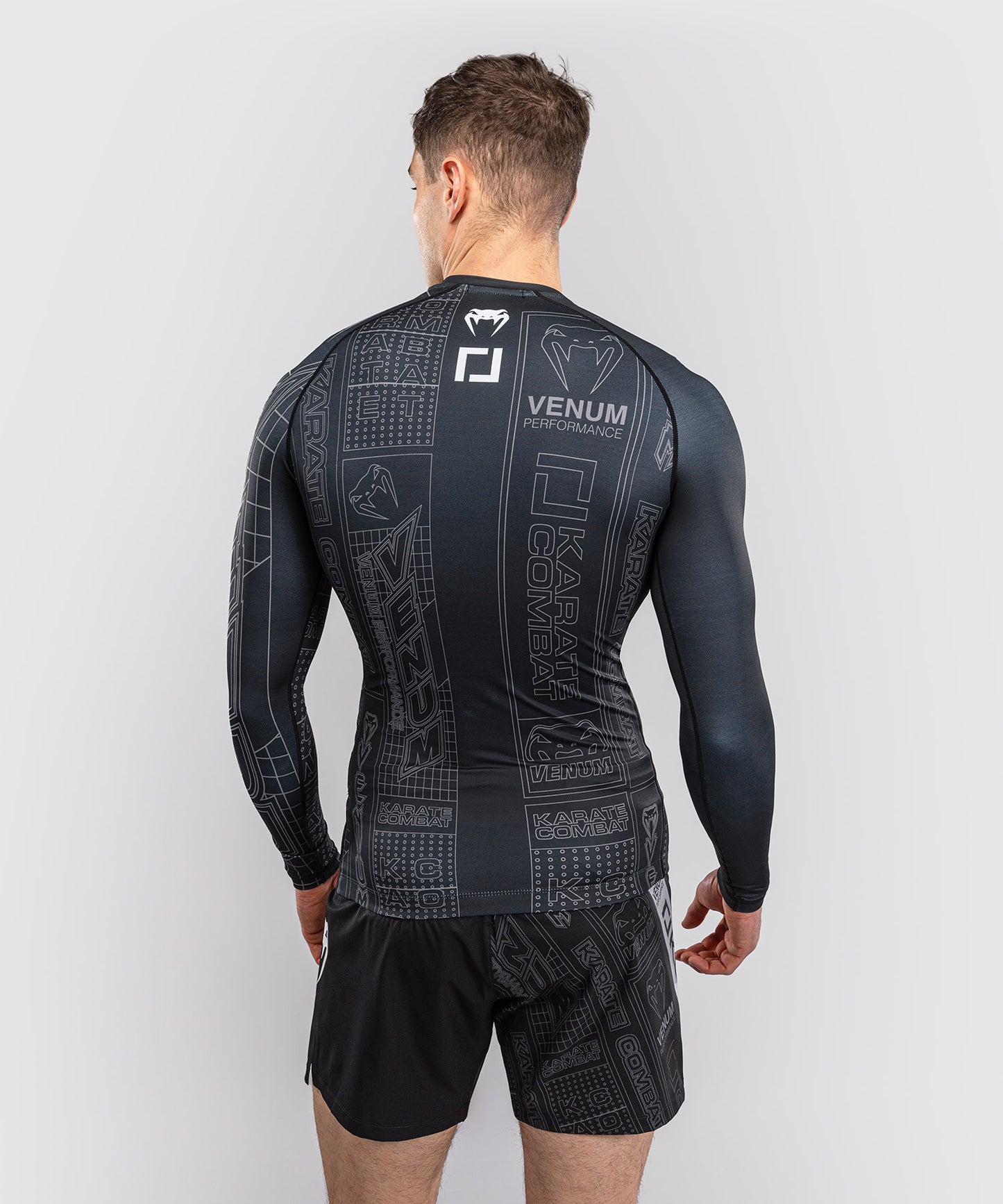 Karate Combat by Venum Rashguard a Maniche Lunghe – Nero/Grigio