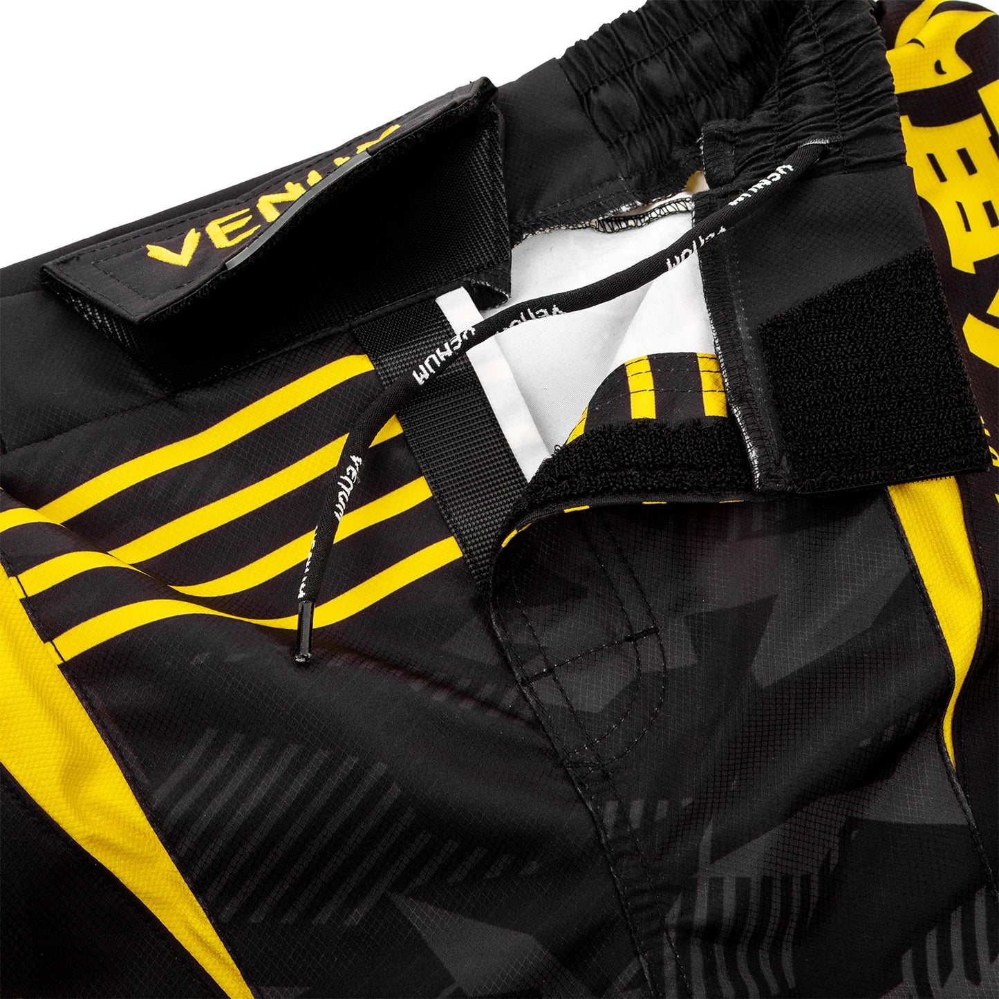 Venum Okinawa 2.0 Fightshorts - Black/Yellow