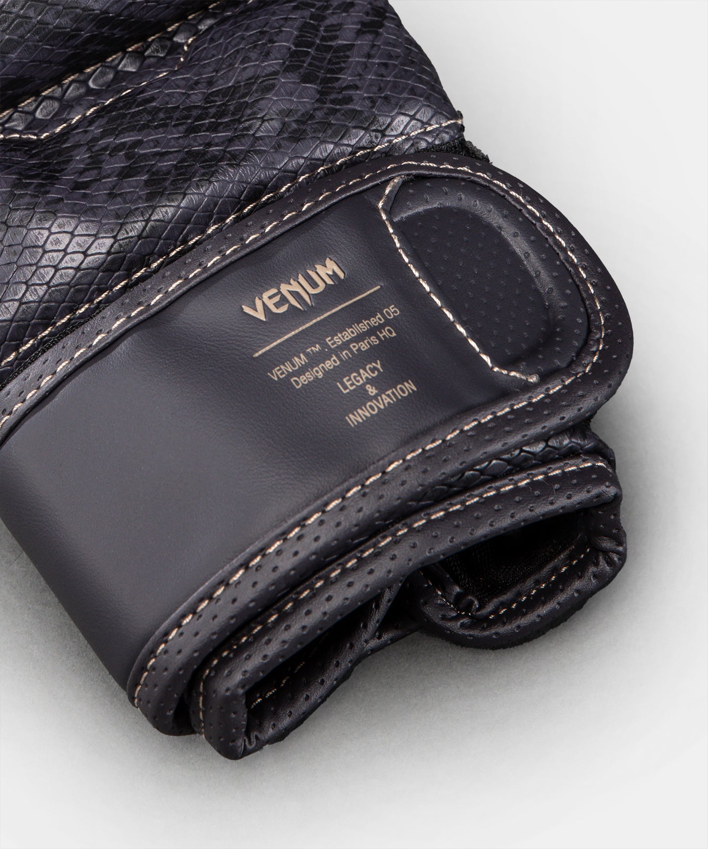 Gants de Sparring MMA Venum Impact Evo Scales – Violet Foncé