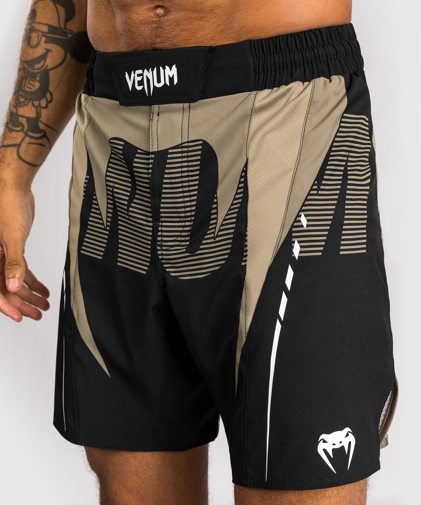 Venum Adrenaline Kampfshorts – Schwarz/Sand