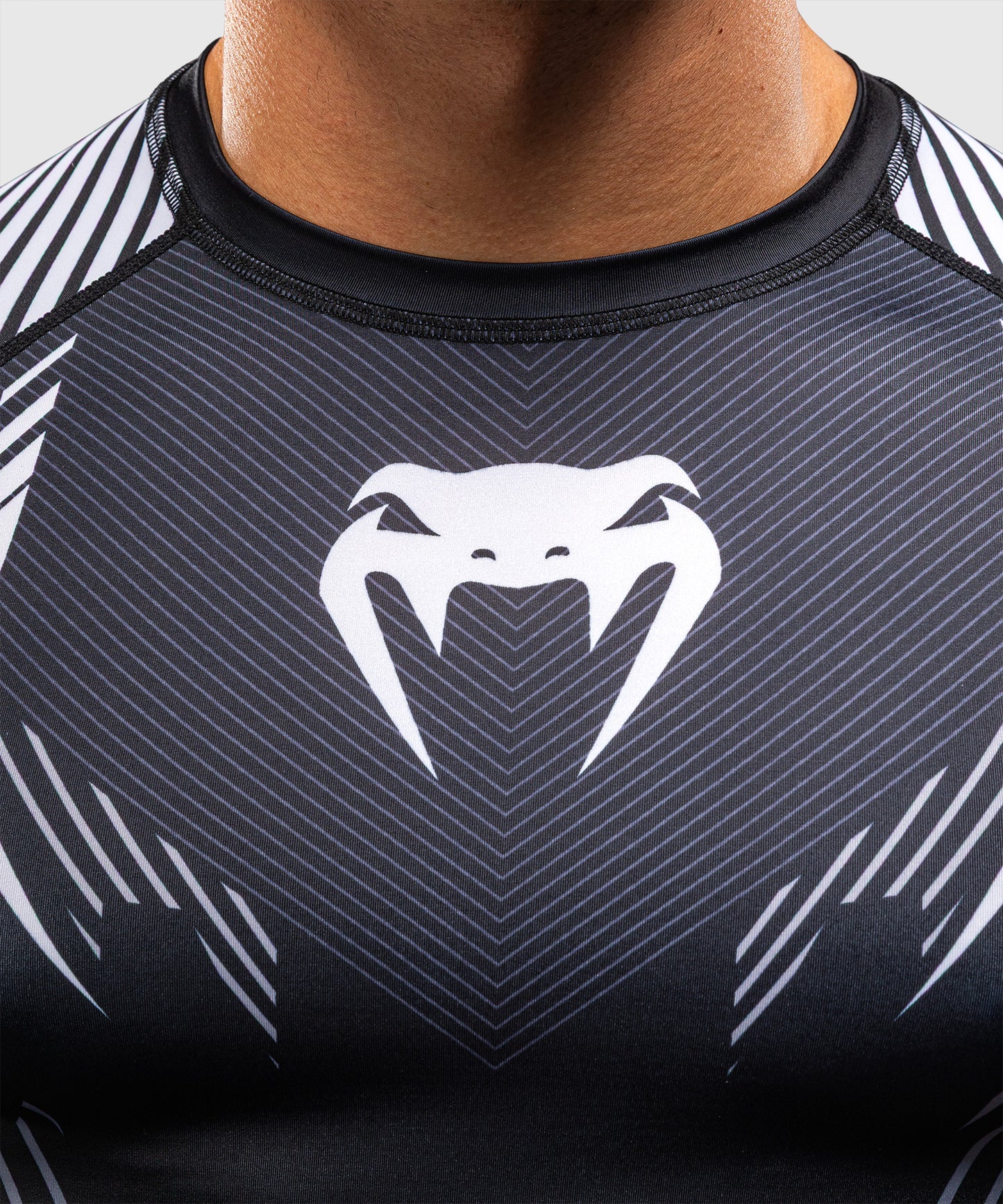Venum No-Gi 6.0 Rashguard Manga Corta - Negro/Blanco