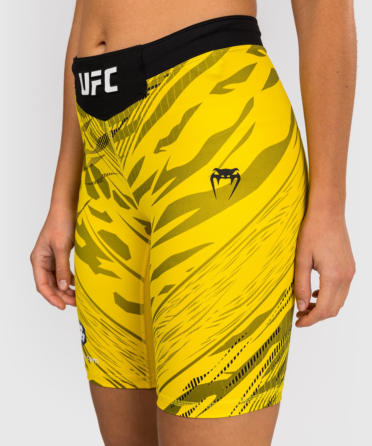 UFC Fusion by Venum Authentic Fight Night Vale Tudo Shorts para Mujer - Ajuste Largo - Amarillo