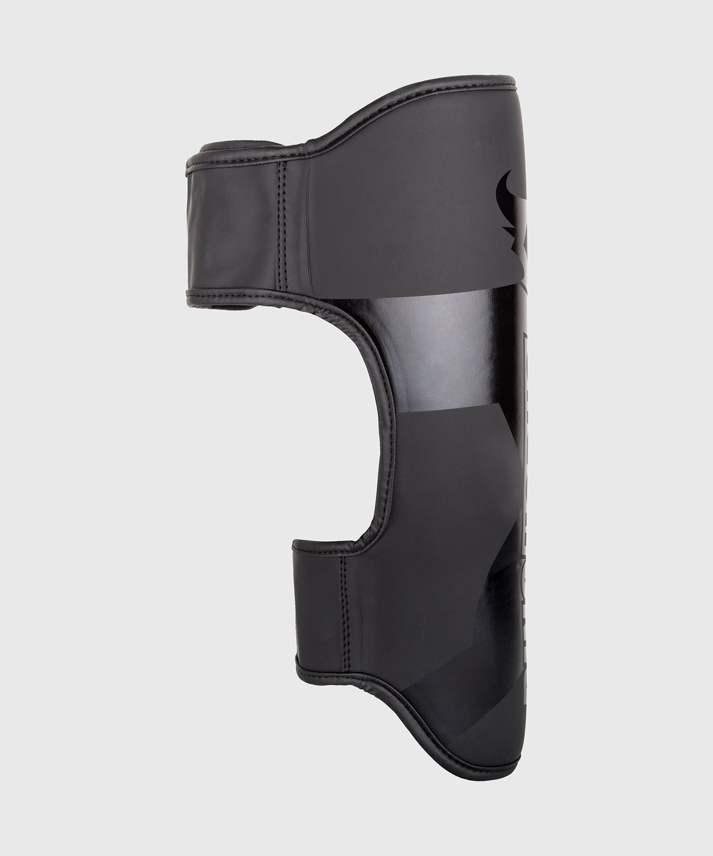 Ringhorns Charger by Venum Schienbeinschoner – Schwarz/Schwarz