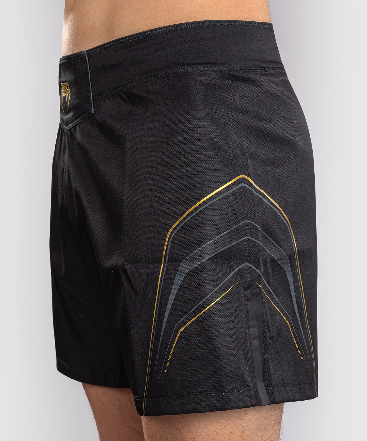 Venum Streamline Fightshorts - Black/Gold