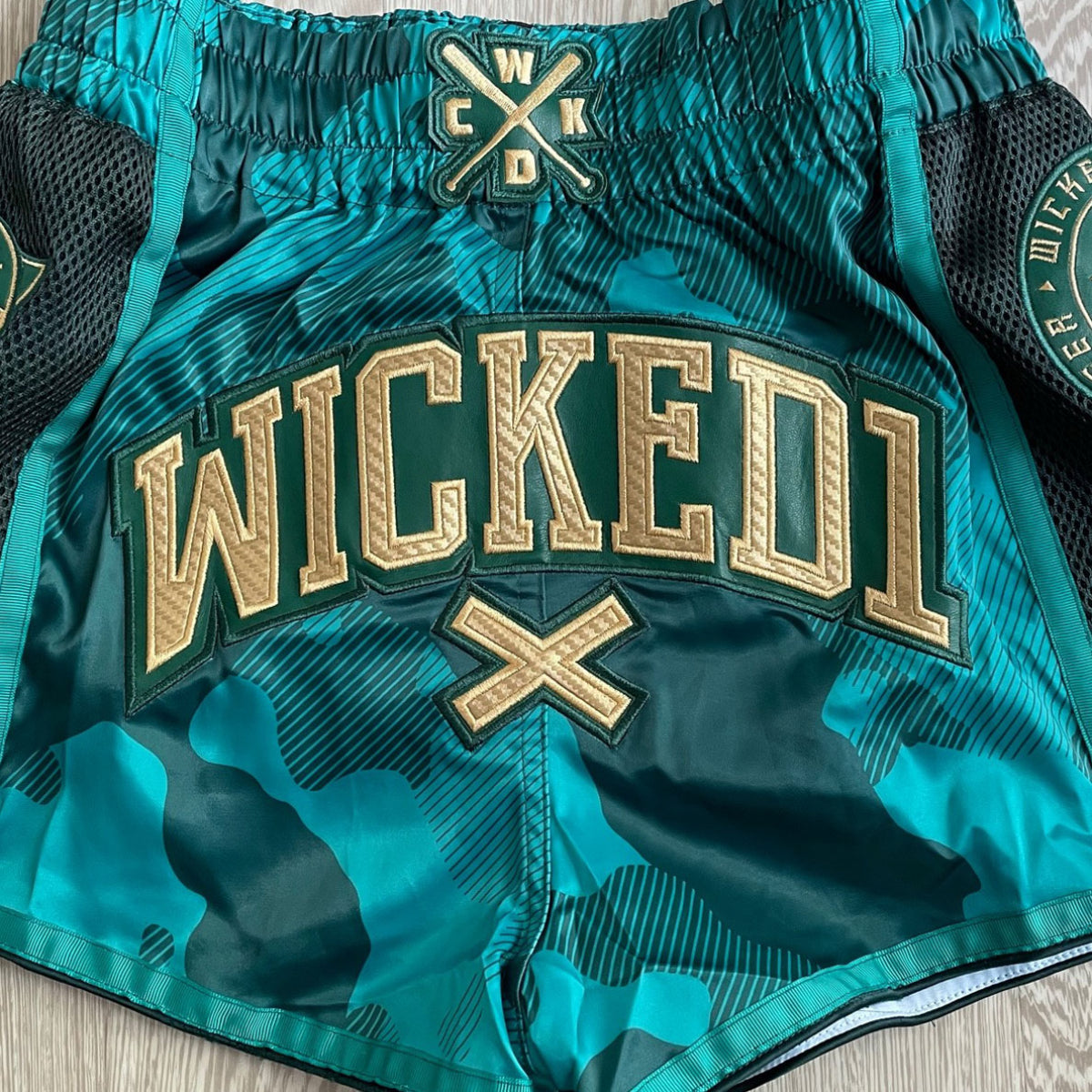 Wicked One Swift Muay Thai Shorts - Grün