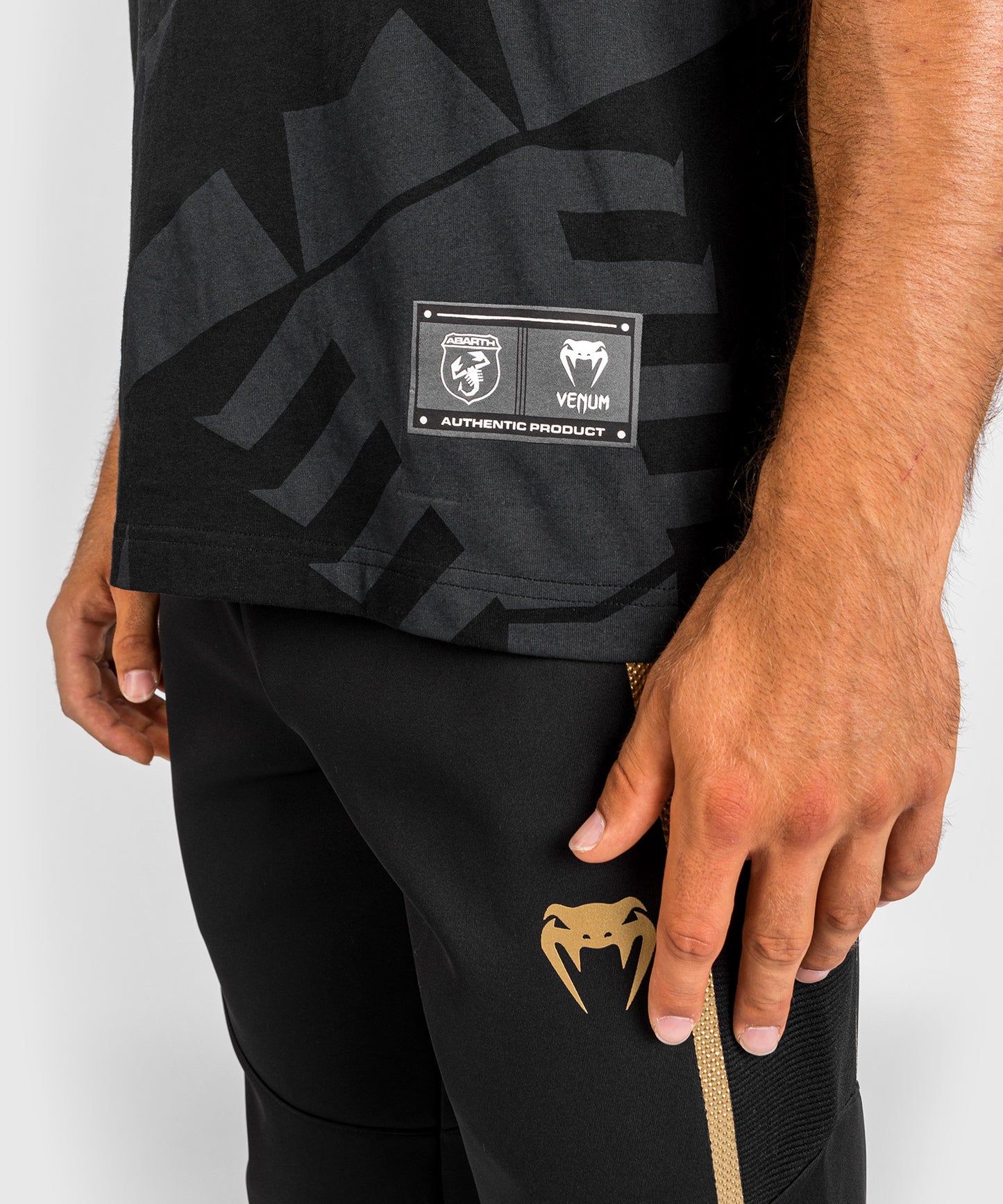Camiseta Venum Abarth #1 - Negro/Oro