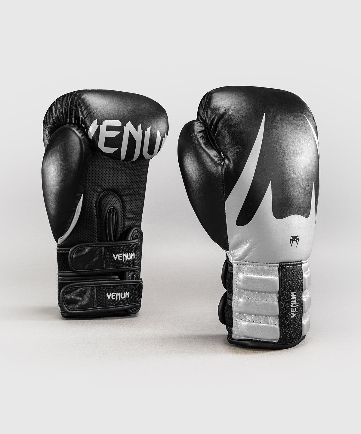 Gants de Boxe Venum Reverso – Noir/Argent
