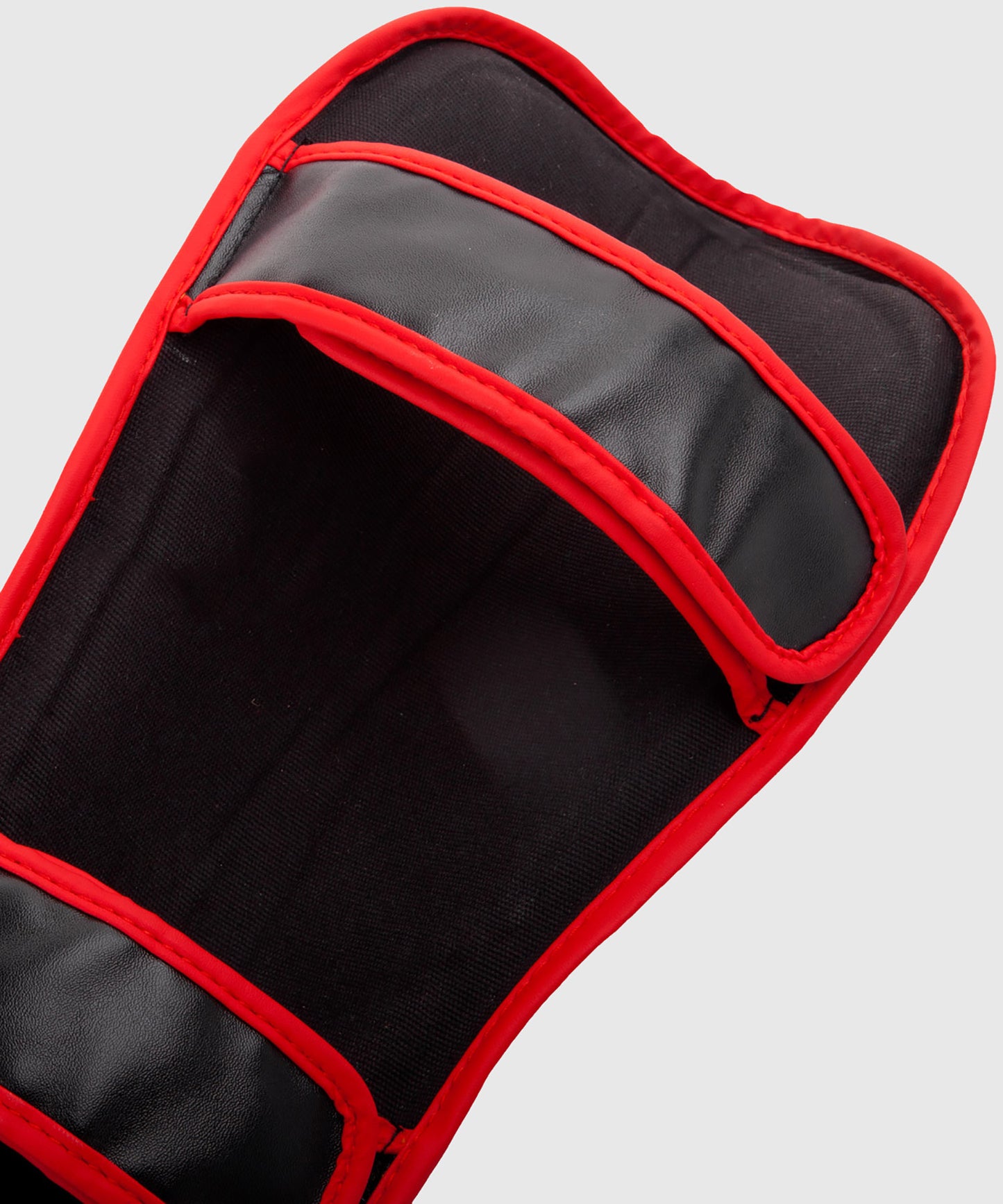 Espinilleras Standup Venum Challenger - Negro/Rojo - Exclusividad
