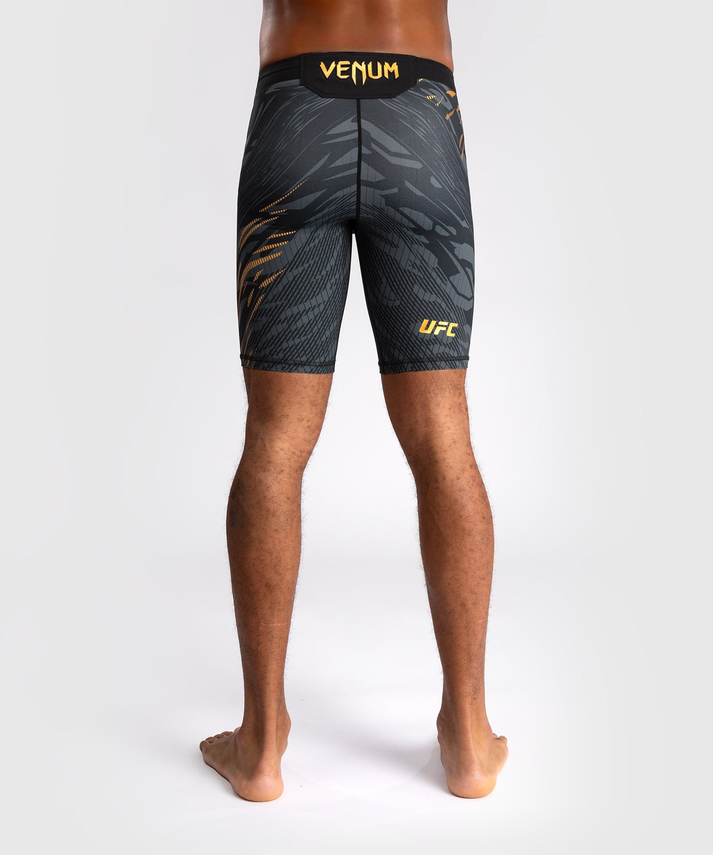UFC Fusion by Venum Authentic Fight Night Vale Tudo Shorts para Hombre - Champion