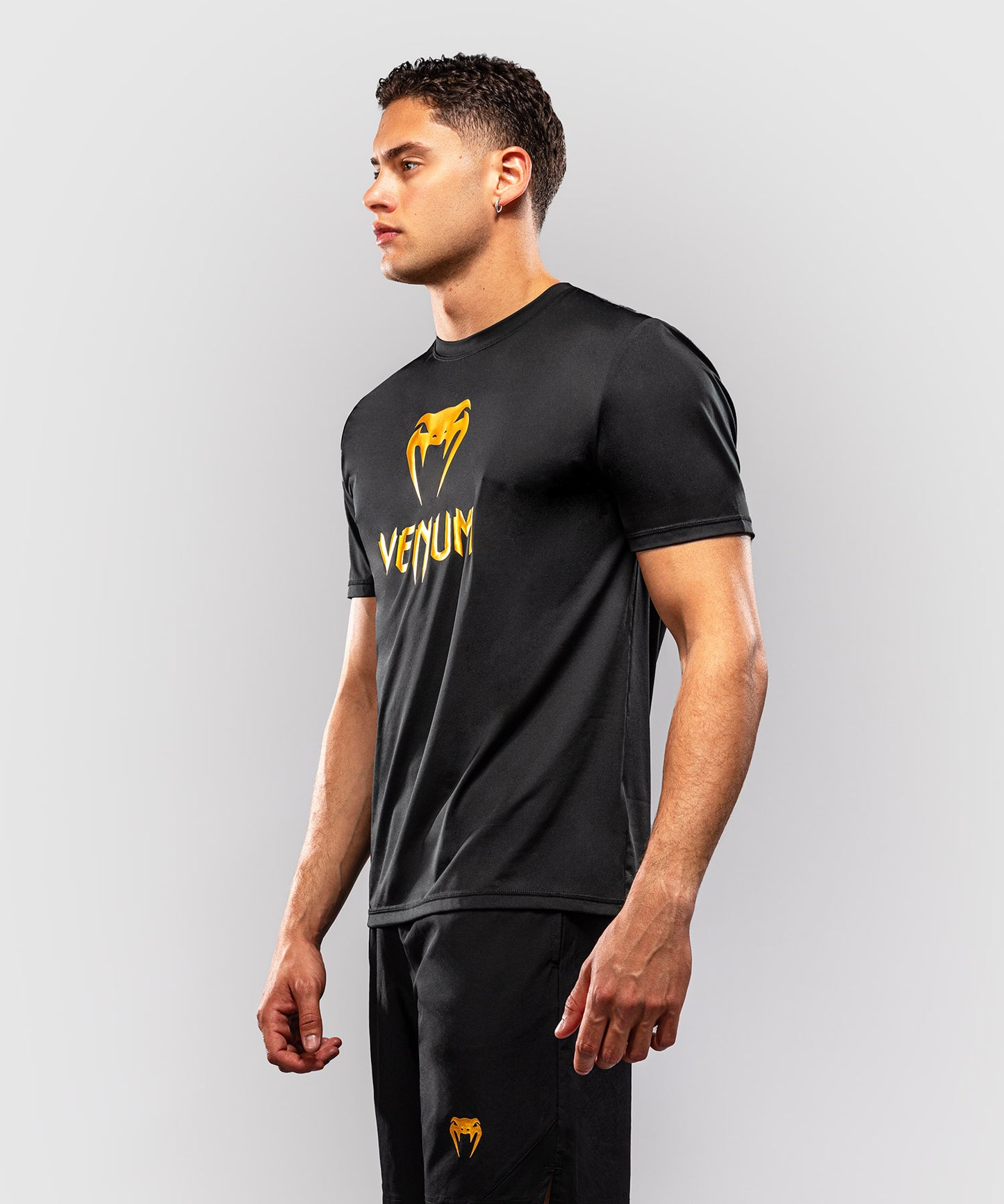 Venum Classic Camiseta Dry Tech - Negro/Dorado