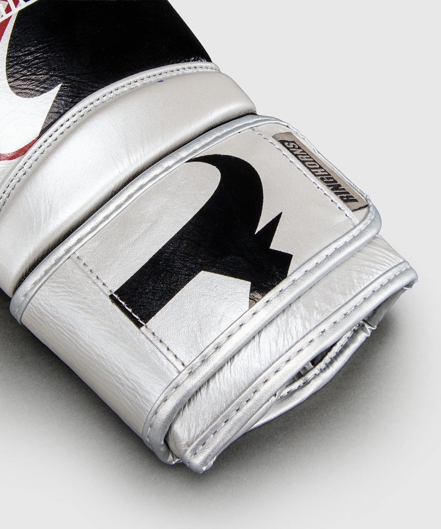 Ringhorns Charger by Venum Guantoni da boxe – Argento/Nero