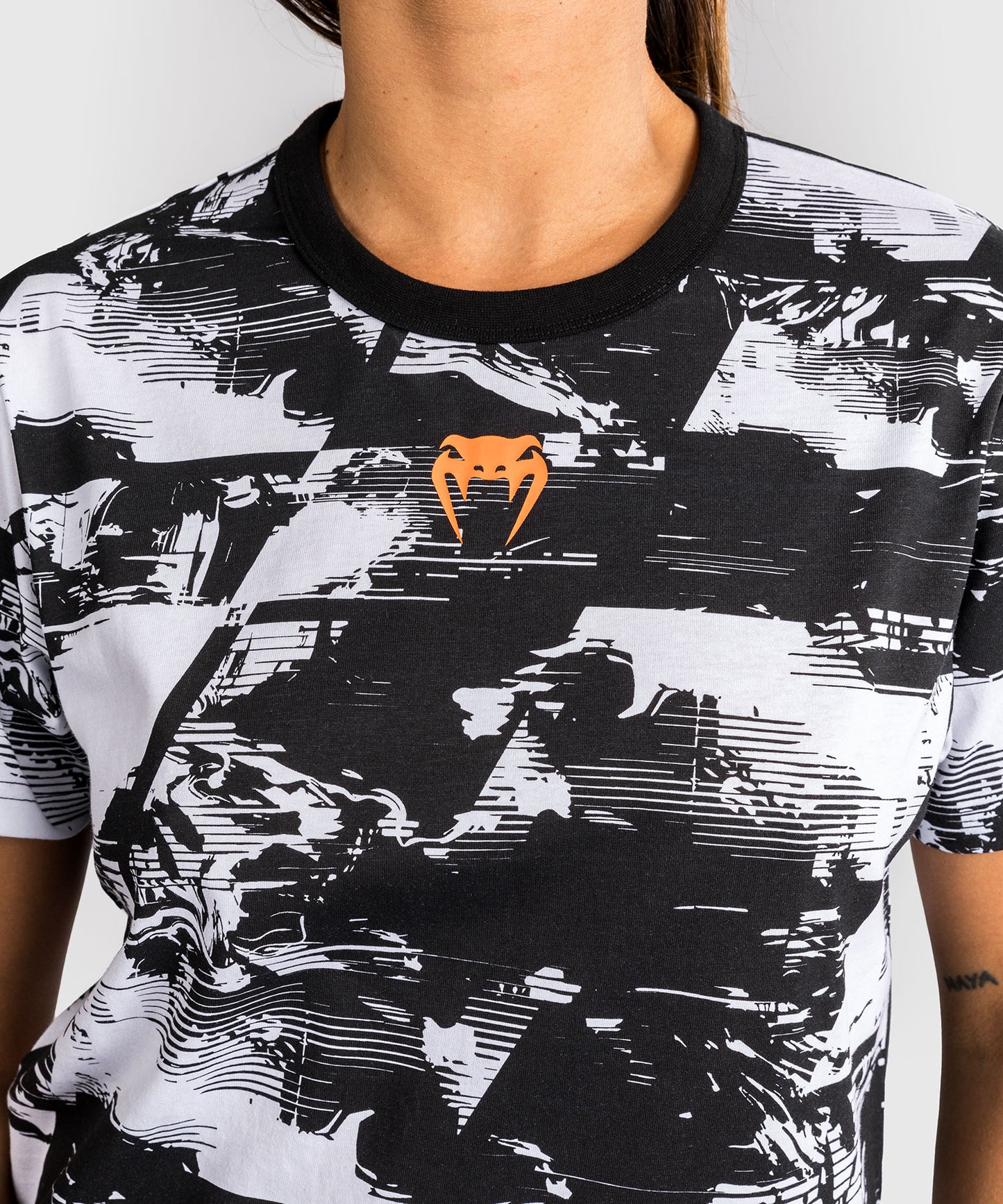 UFC Zenith by Venum Authentic Fight Week Kurzarm T-Shirt Damen - Weiß