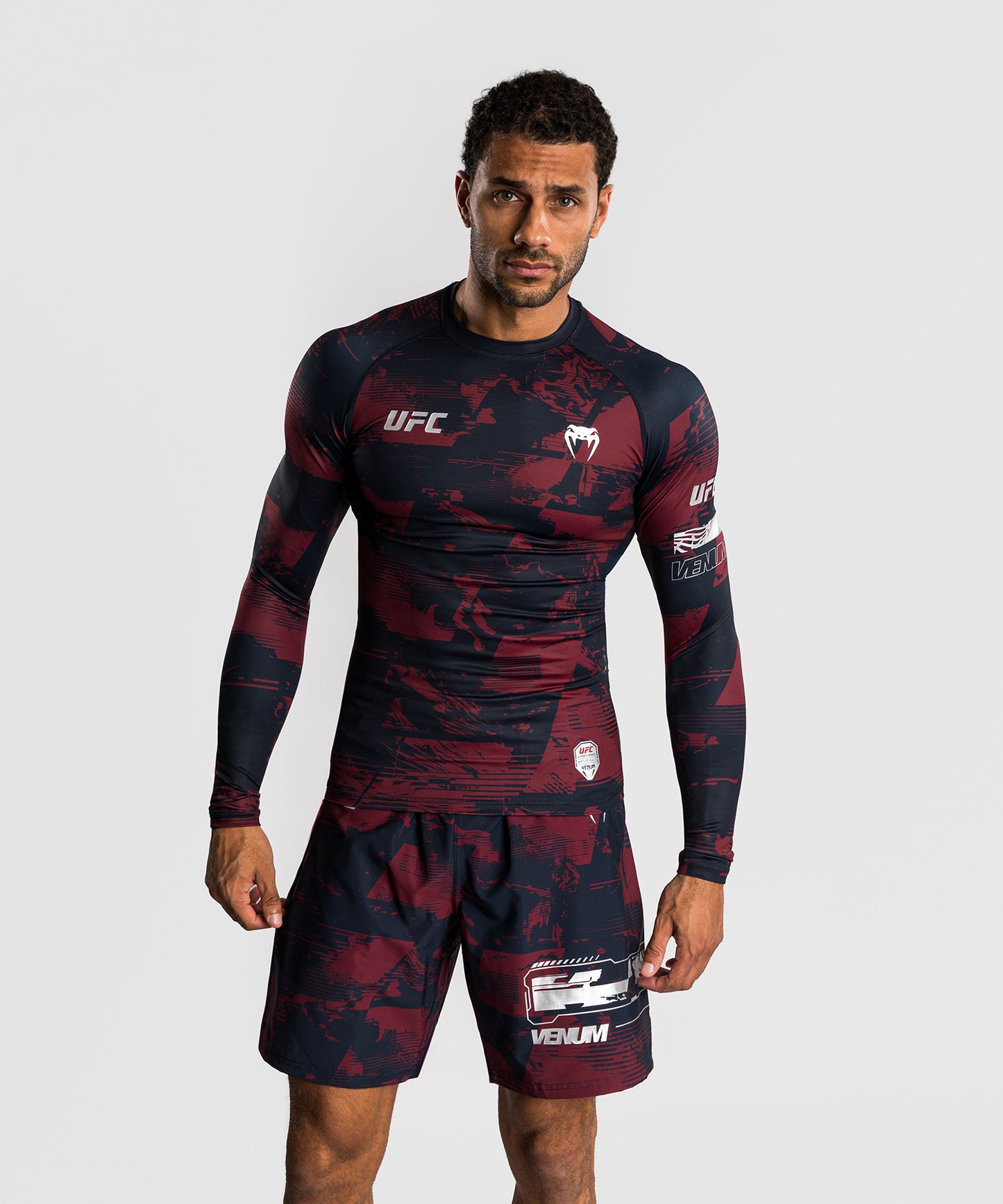 UFC Zenith by Venum Authentic Fight Week Performance Langarm Rashguard Herren - Marineblau/Burgunderrot/Silber