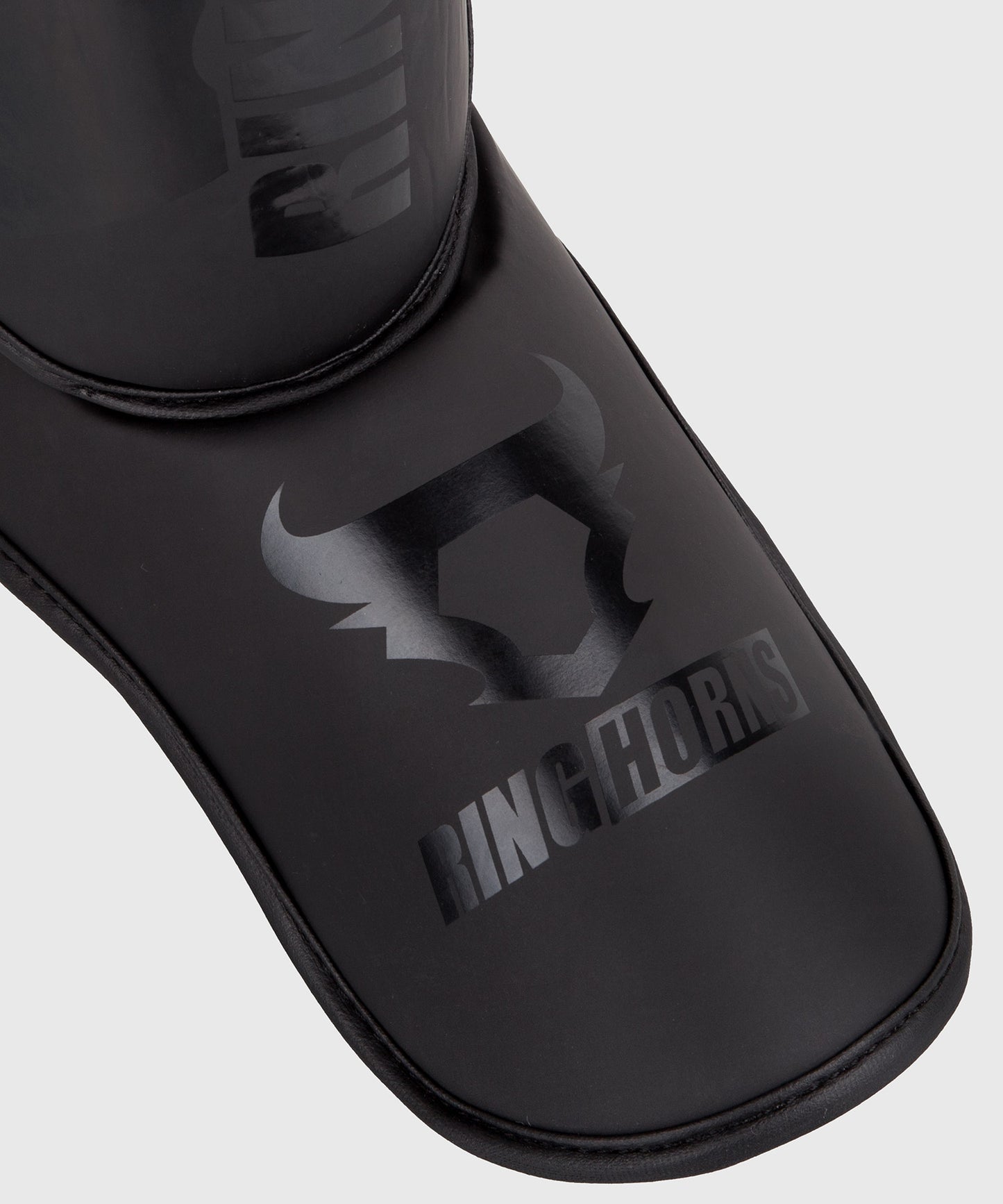 Ringhorns Charger by Venum Shin Guards and Foot Protectors – Nero/Nero