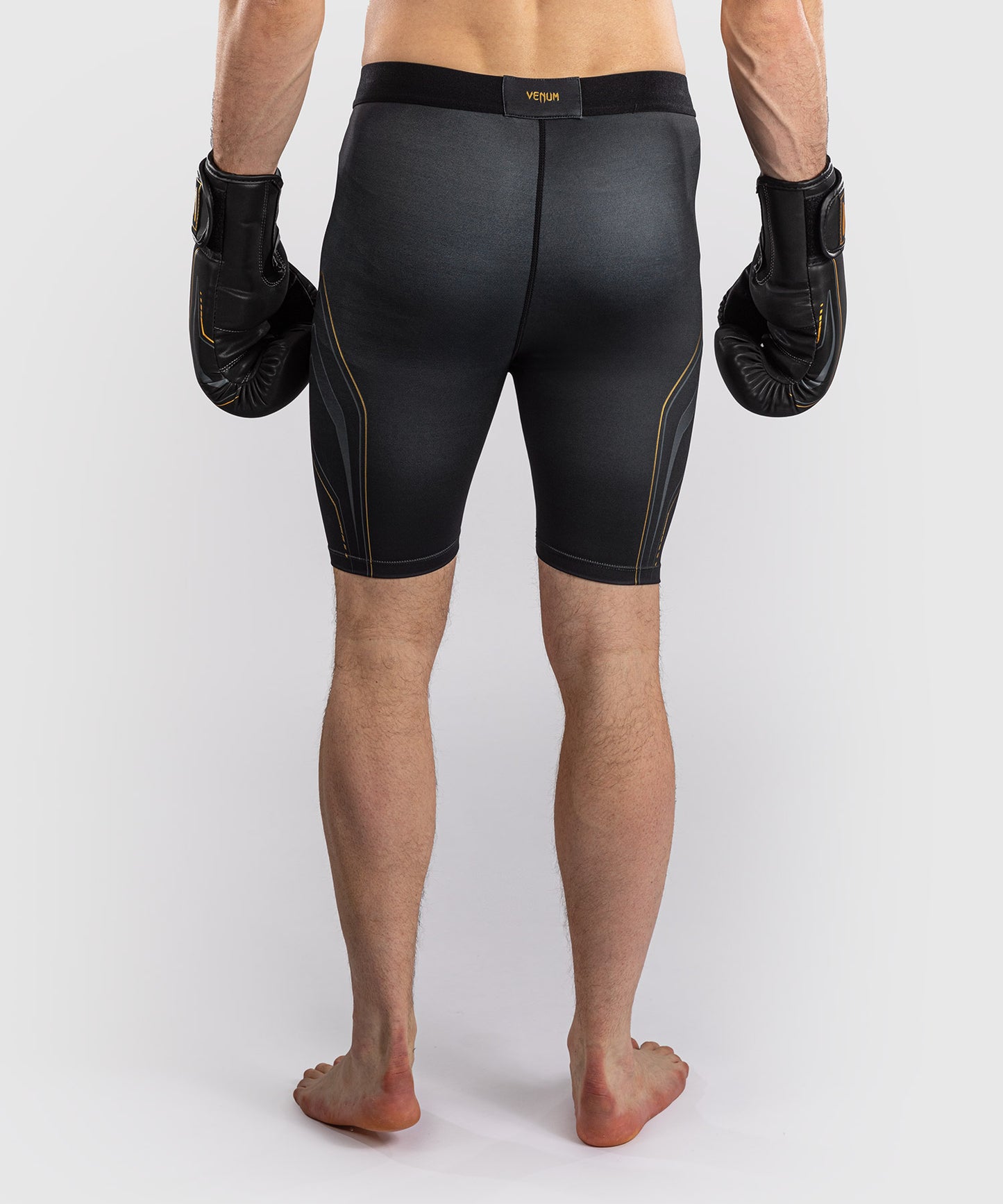 Venum Streamline Kompressionsshort – Schwarz/Gold