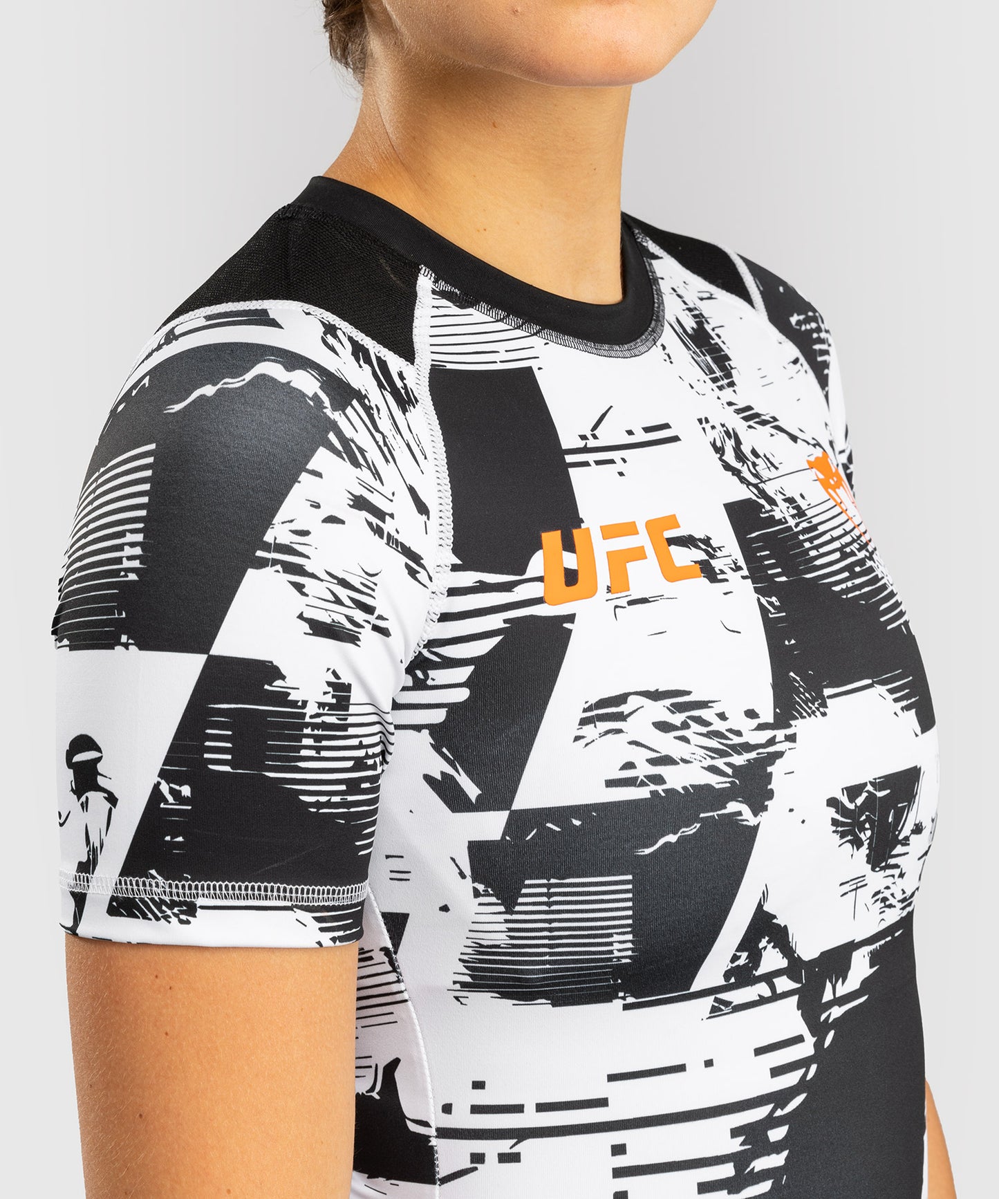 Rashguard manches courtes Performance Femme UFC Zenith by Venum Authentic Fight Week - Blanc