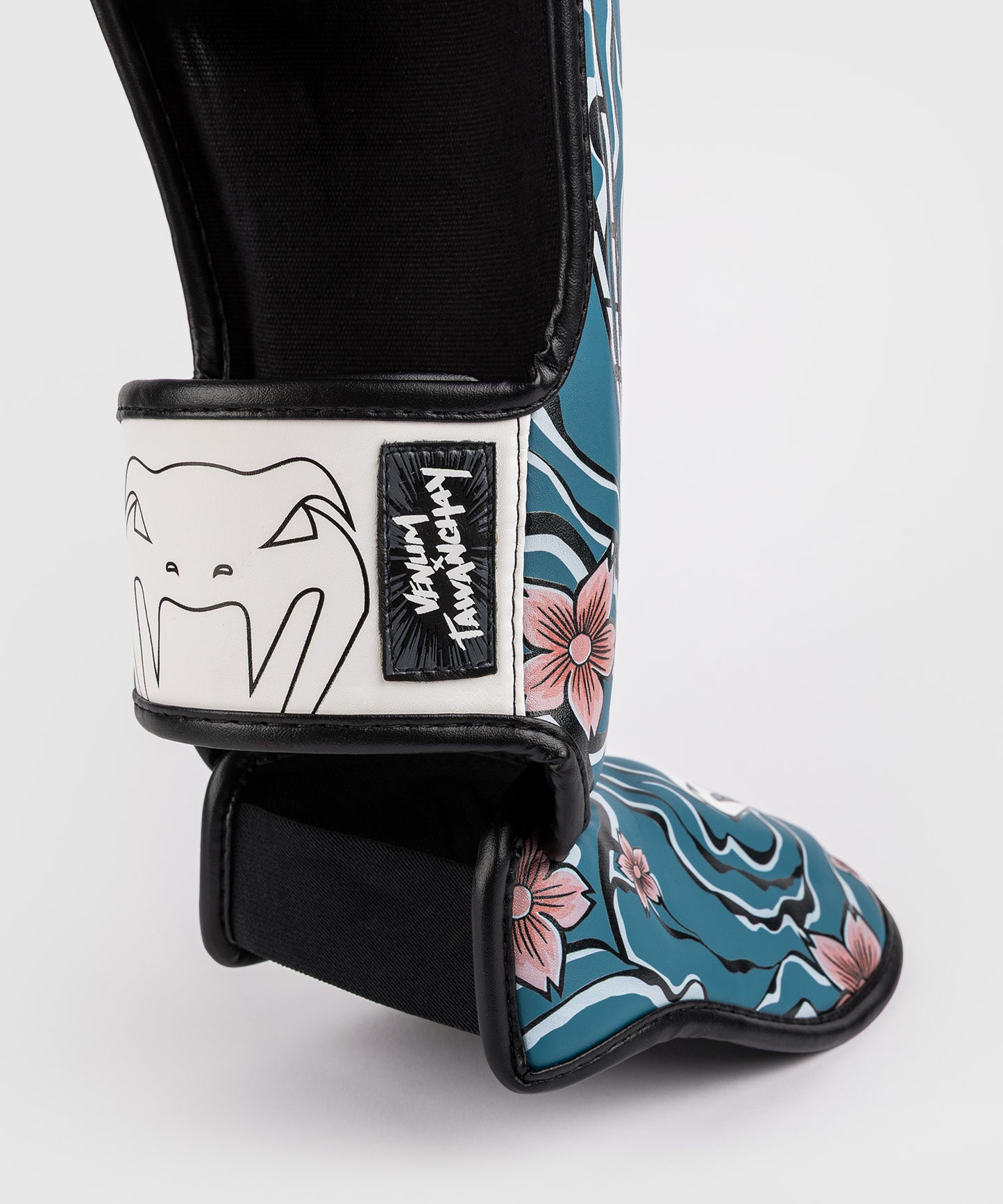 Venum x Tawanchay Shinguards Blue/White