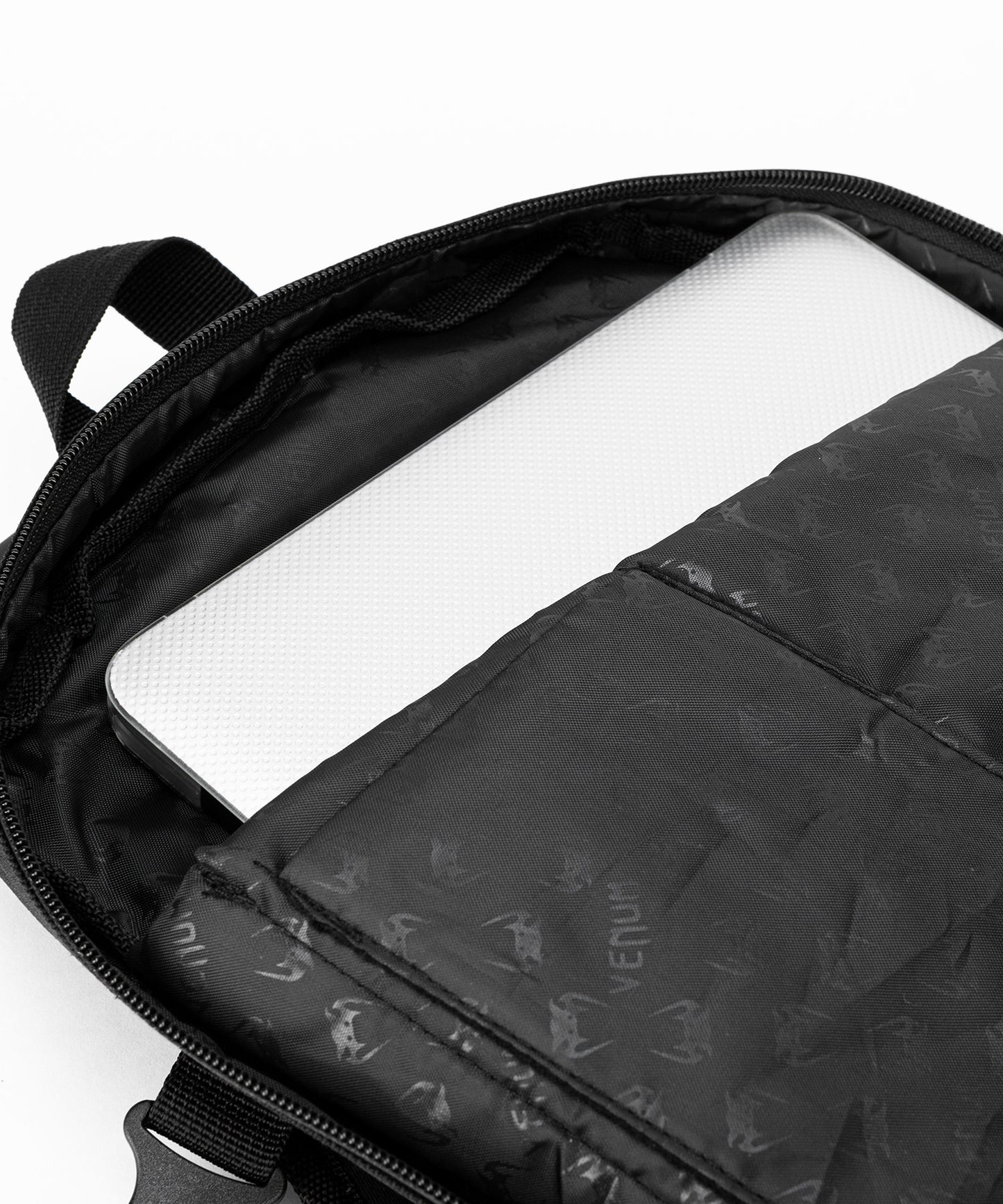 Venum Challenger Pro Evo Rucksack (20-25L) – Khaki/Schwarz