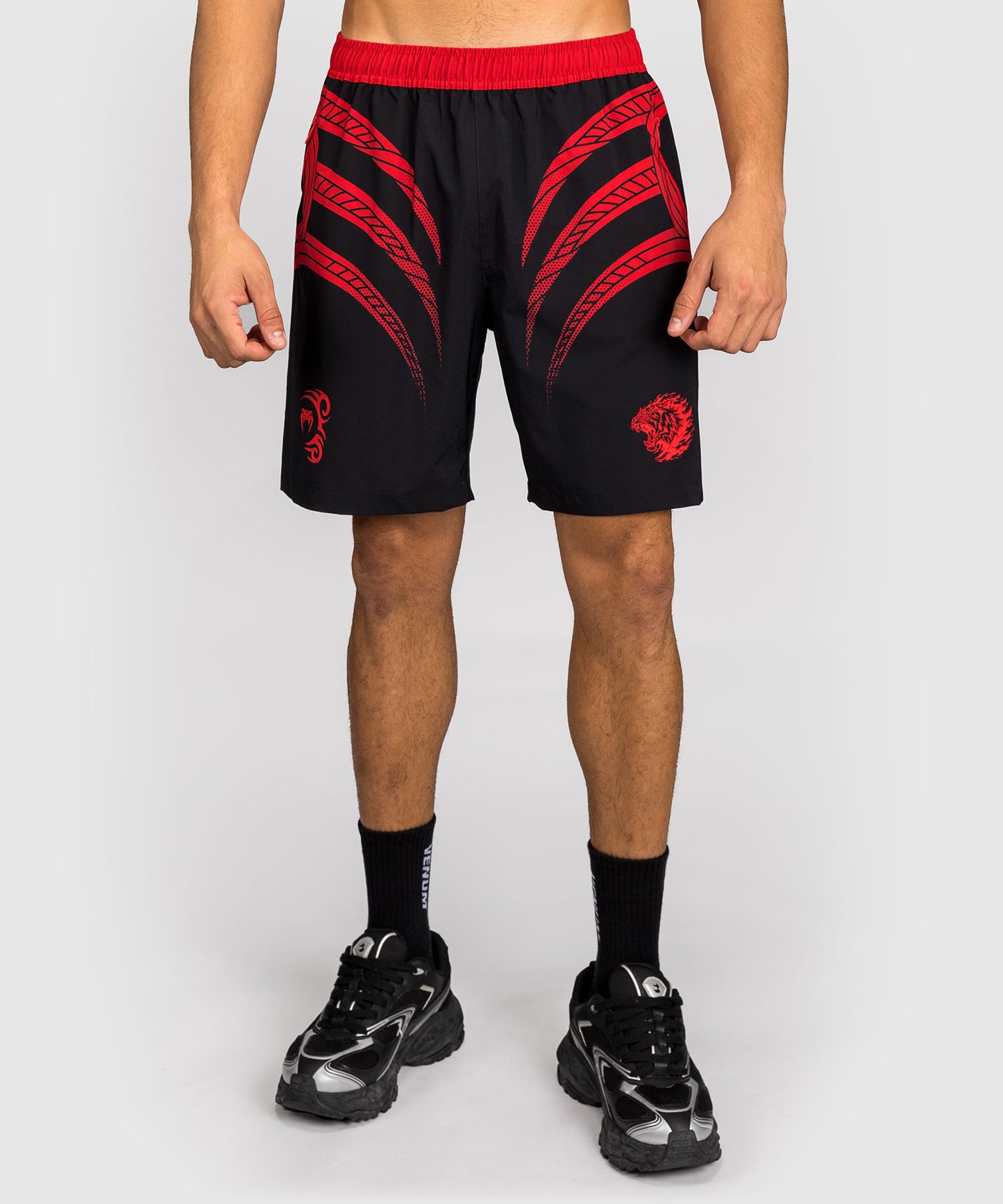 Short d'entraînement Venum x Mike Tyson Tiger - Noir Profond/Rouge Intense