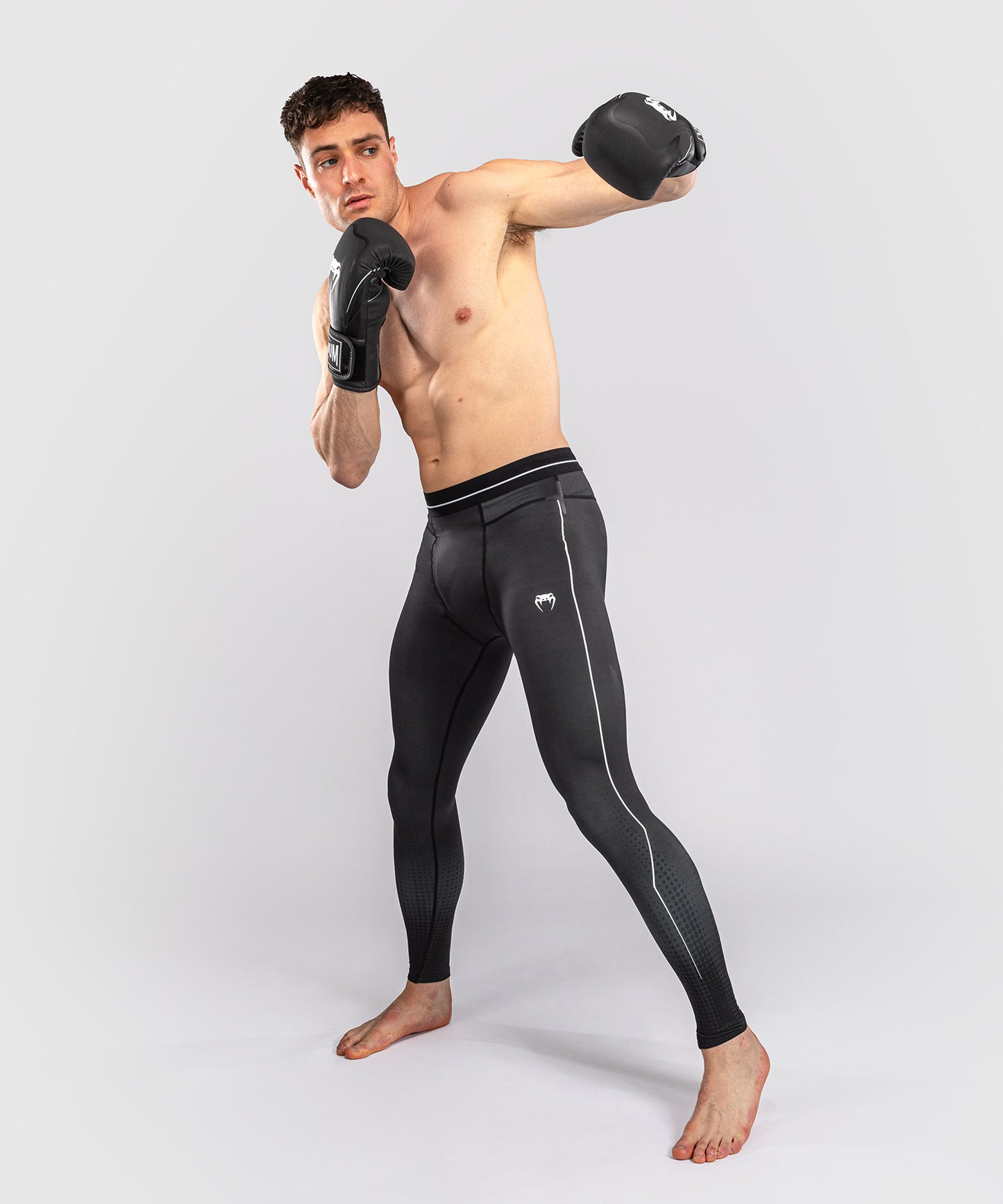 Venum Stealth Spats – Schwarz/Weiß
