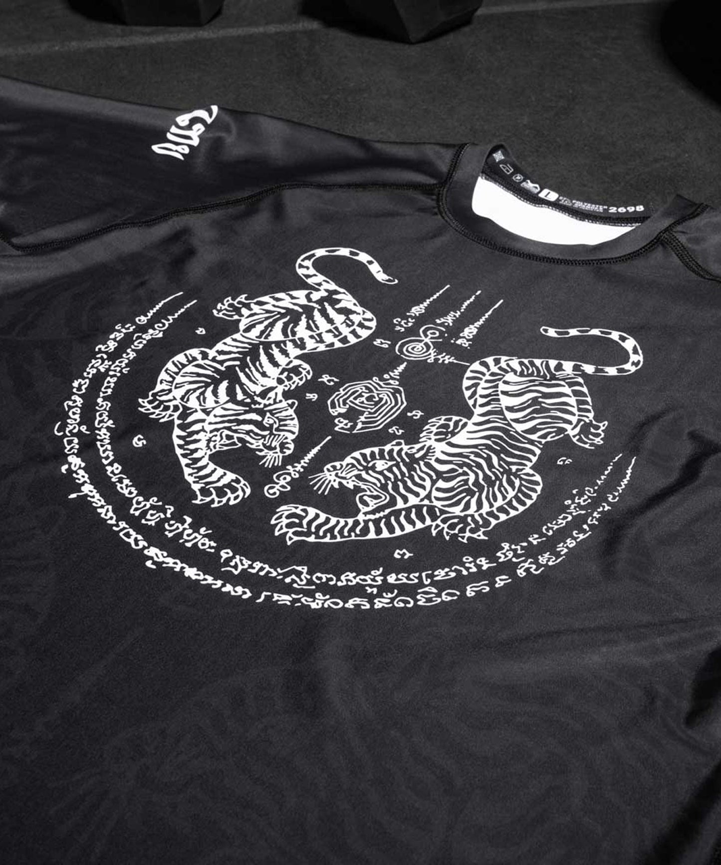 Phantom Athletics Sak Yant Rashguard - Negro