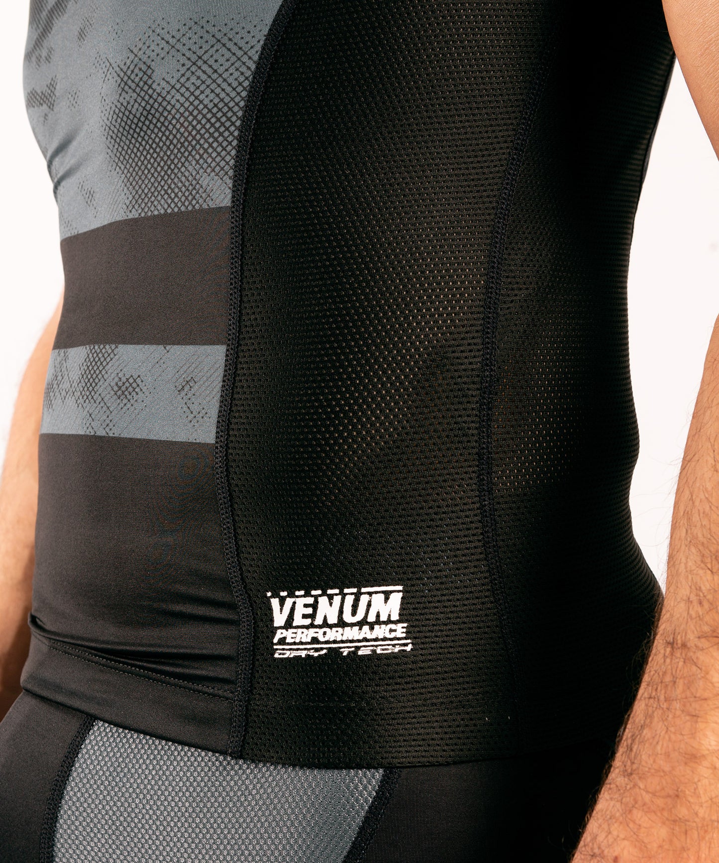 Rashguard Venum Sky247 - Manches Courtes