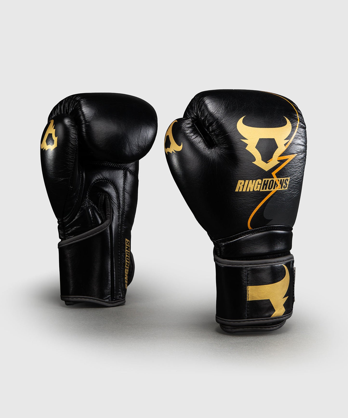 Ringhorns Charger by Venum Boxhandschuhe – Schwarz/Gold