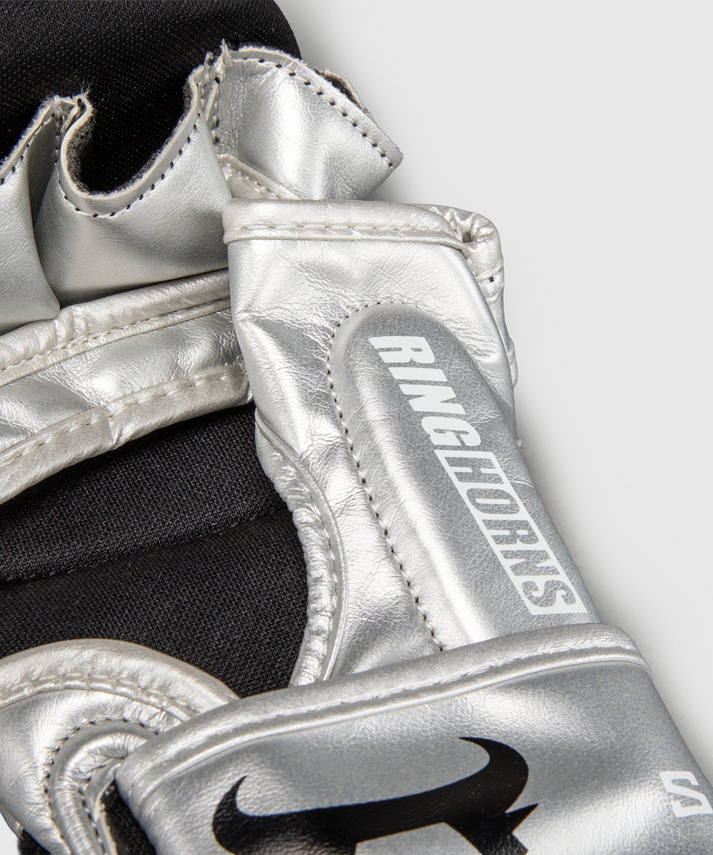Gants de sparring MMA Ringhorns Charger Venum - Argent/Noir
