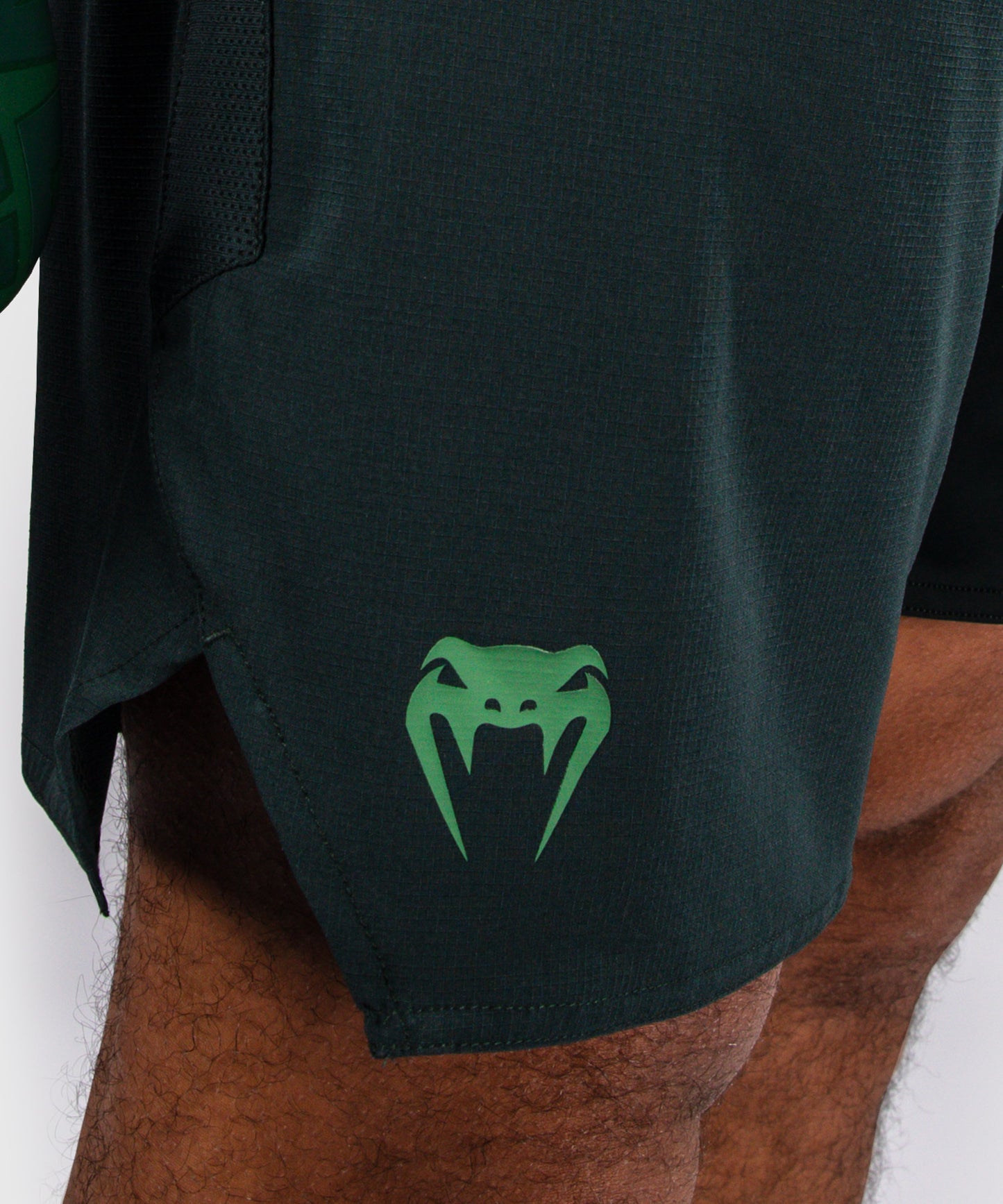 Venum Light 5.0 Fightshorts - Waldgrün/Hellgrün