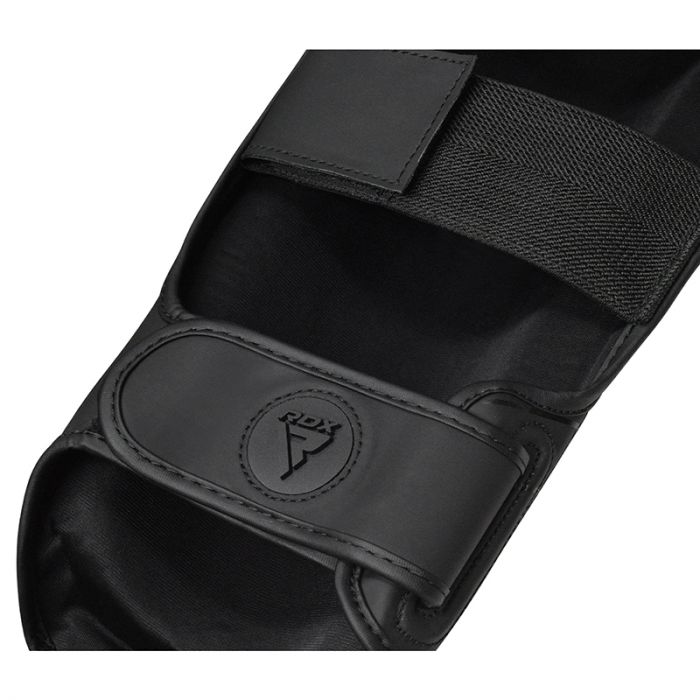 RDX F6 Kara Espinilleras - Negro/Negro