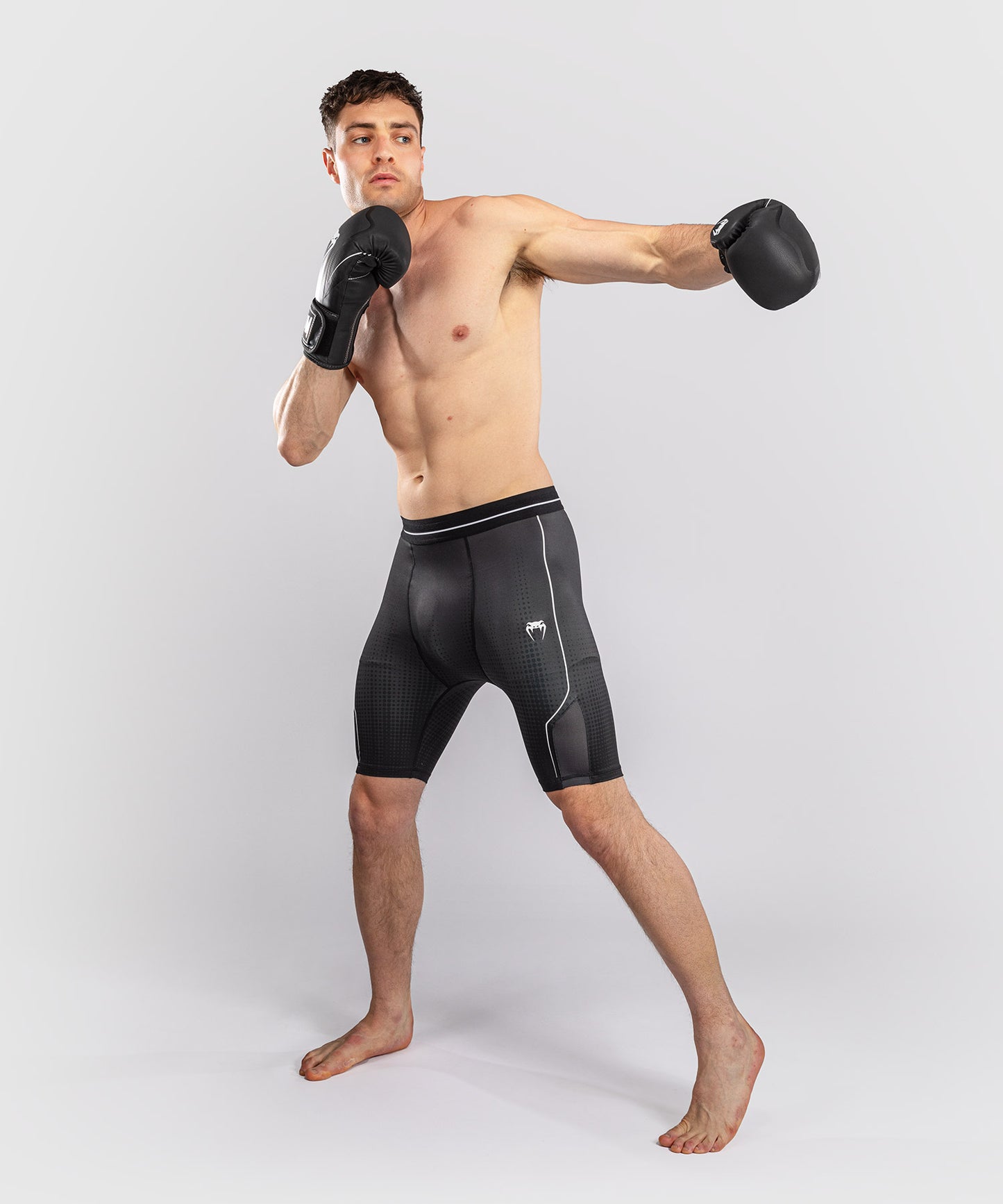 Venum Stealth Vale Tudo Kompressionsshort – Schwarz/Weiß