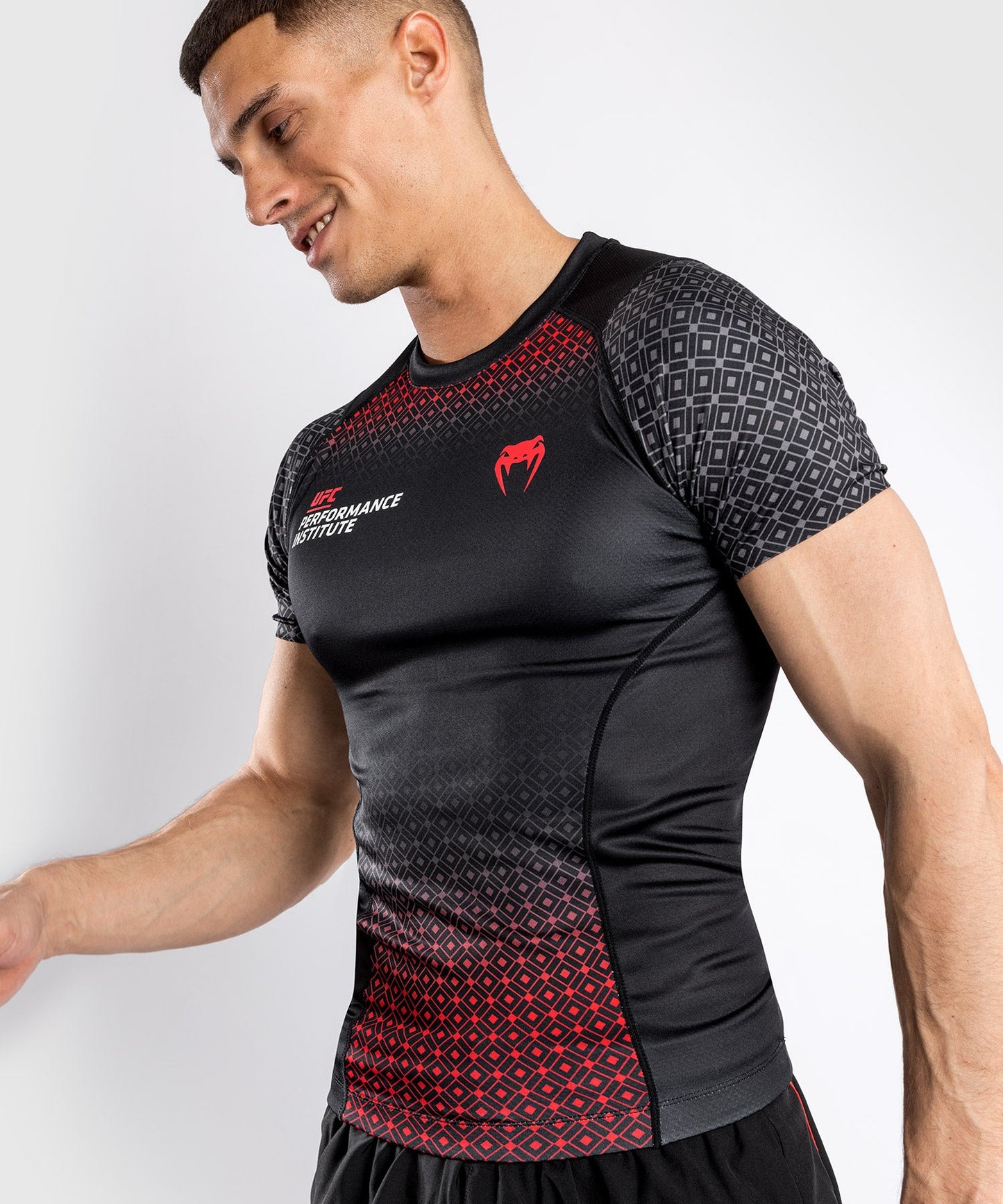 Venum Performance Institute UFC Compression T-Shirt - Kurzarm - Schwarz/Rot