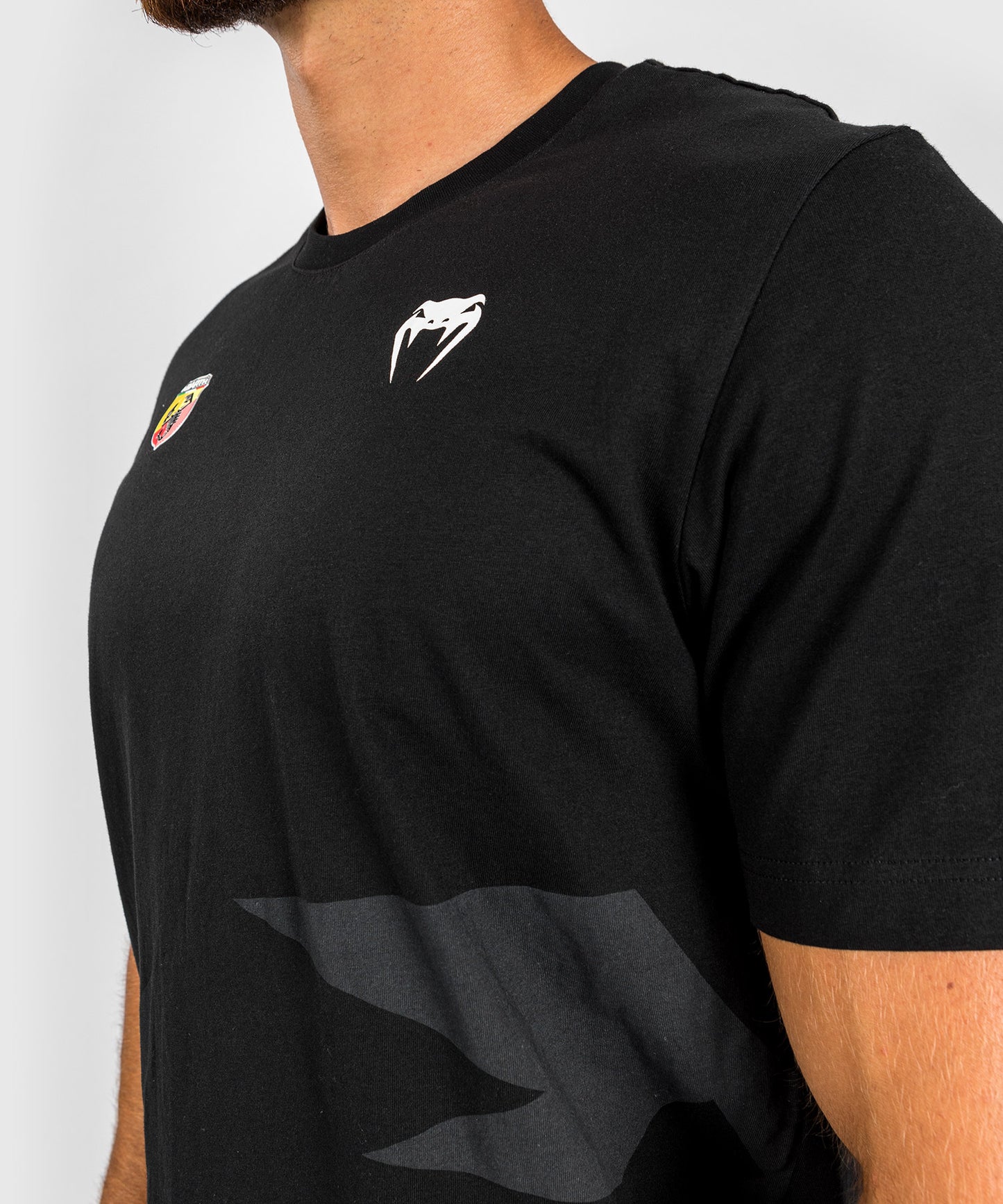 Camiseta Venum Abarth #1 - Negro/Oro