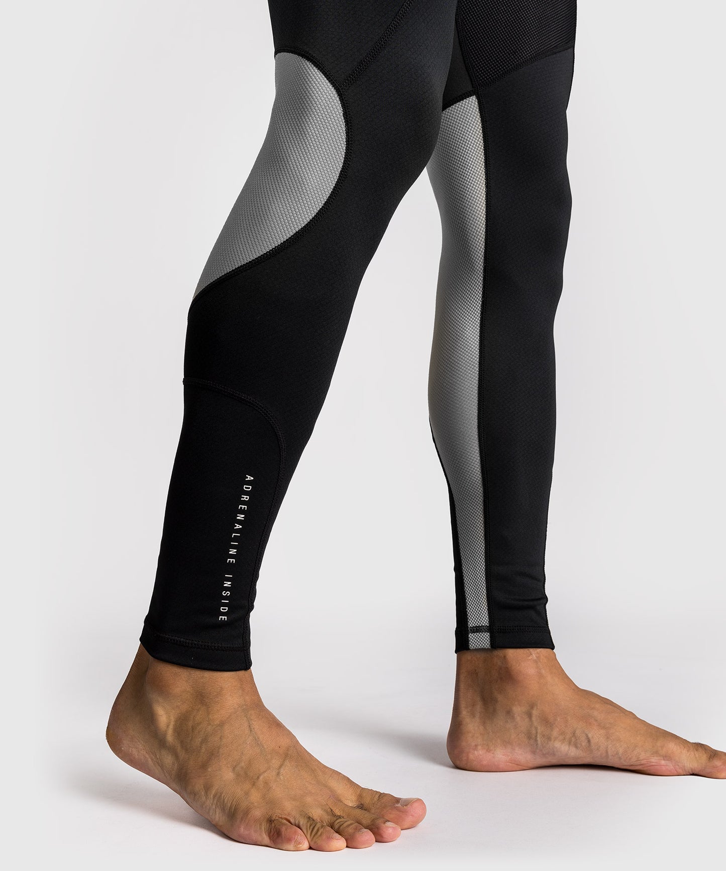 Venum Adrenaline Pantaloni Compressivi – Nero/Grigio Argento