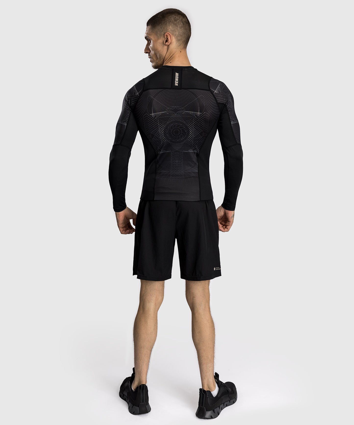 Venum G-Fit Air Herren Langarm Rashguard - Tiefschwarz/Wüstensand