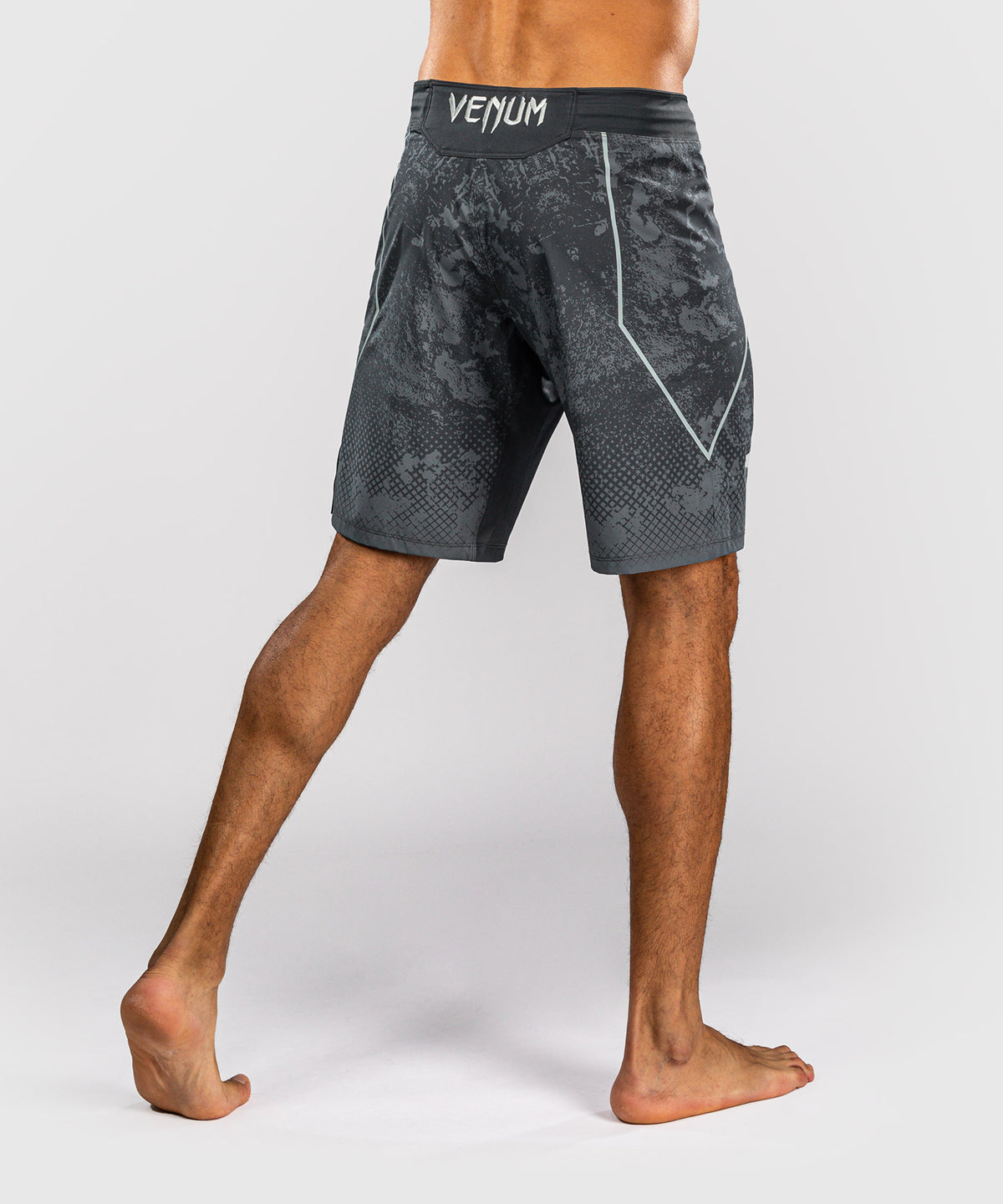 Venum x Batman Fightshorts - Grau