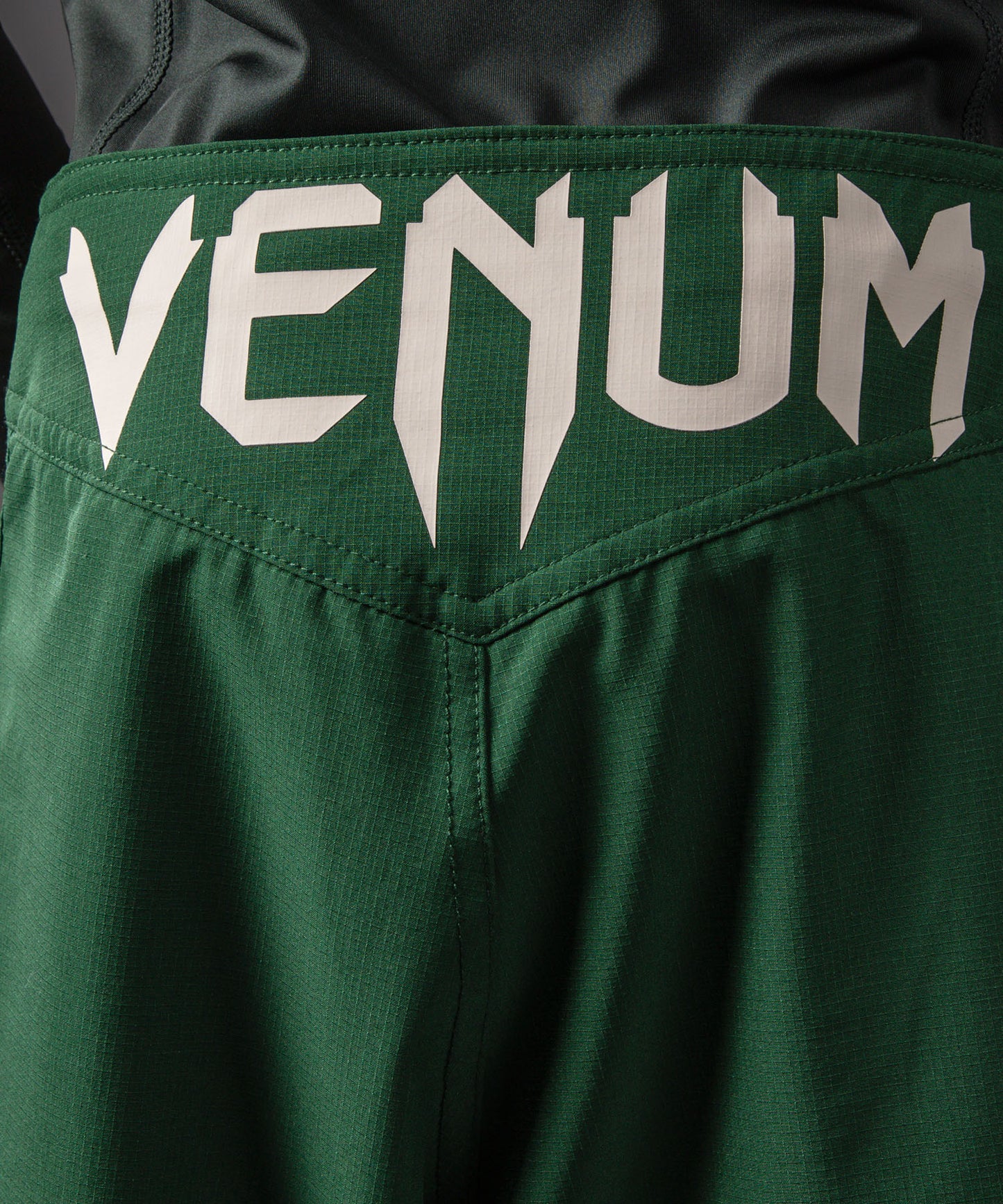 Venum Attack Fightshorts Niños - Verde Bosque/ Blanco Roto