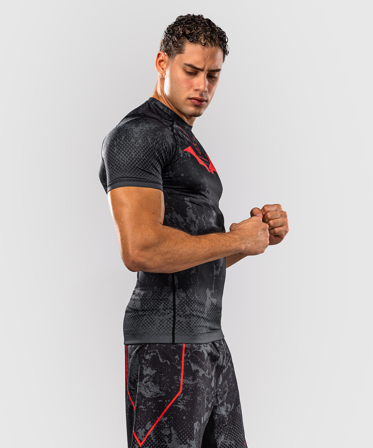 Venum x Batman Rashguard de manga corta - Negro/Gris/Rojo