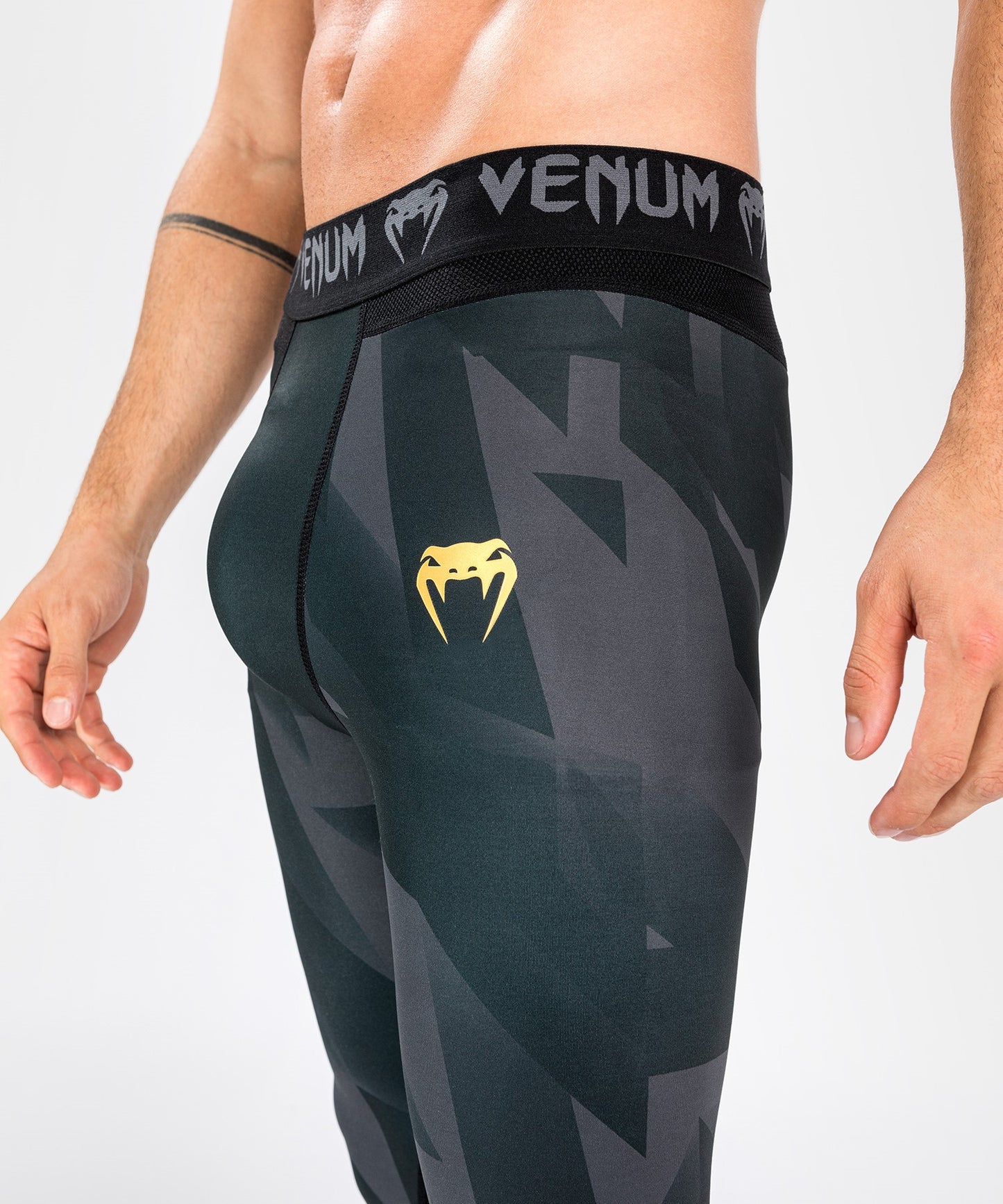 Pantalones de Compresión Venum Razor - Negro/Dorado