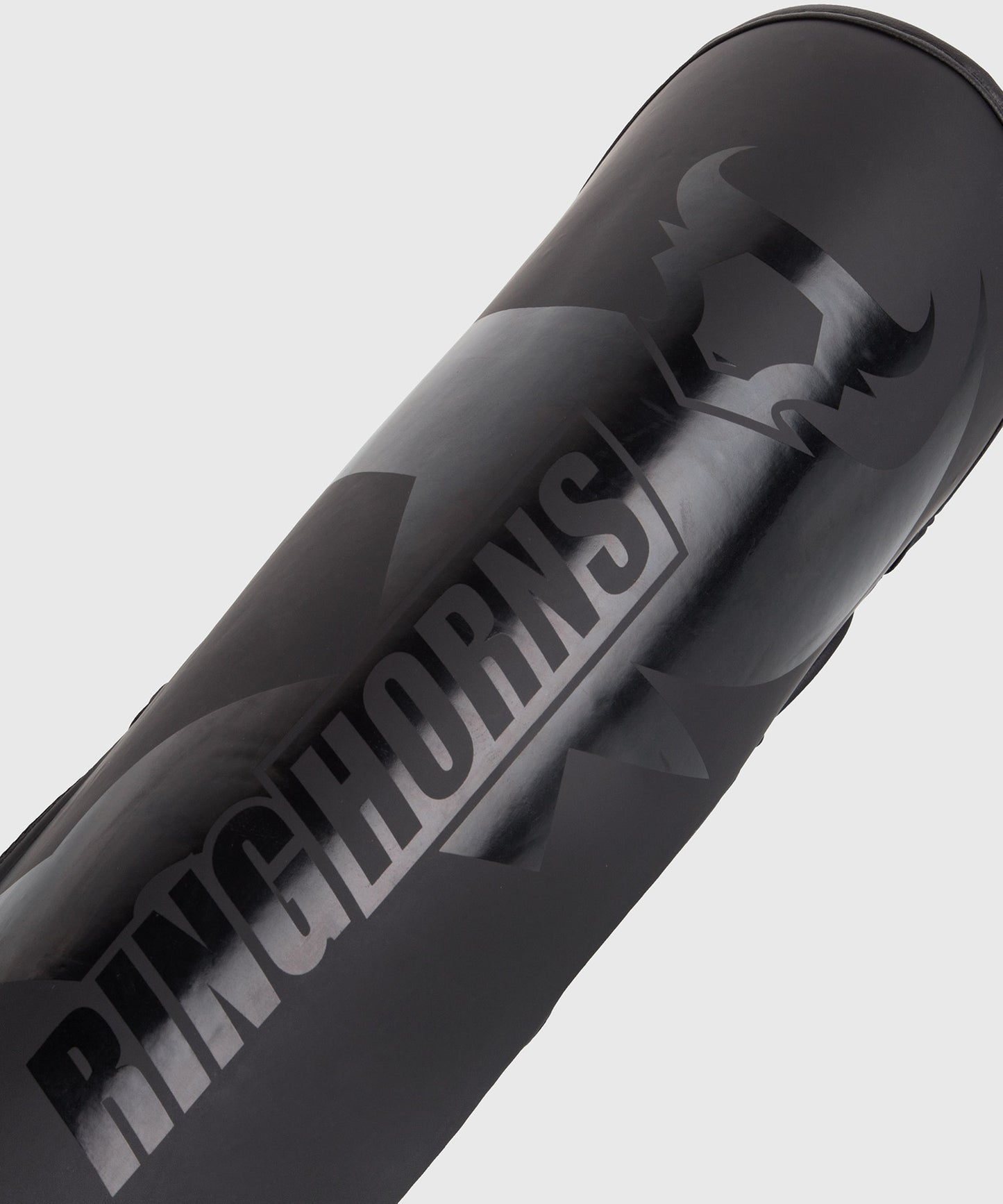 Ringhorns Charger by Venum Shin Guards and Foot Protectors – Nero/Nero