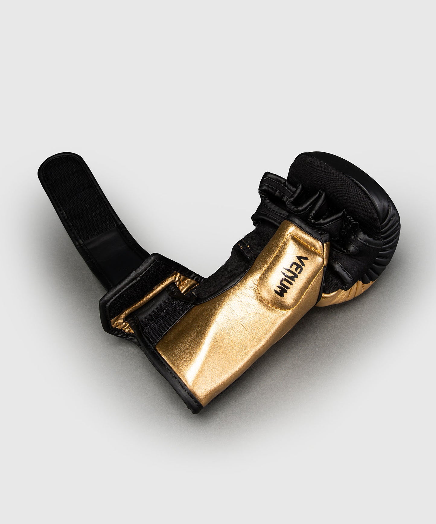 Gants de Sparring en Cuir Venum Attack 2.0 – Or/Noir
