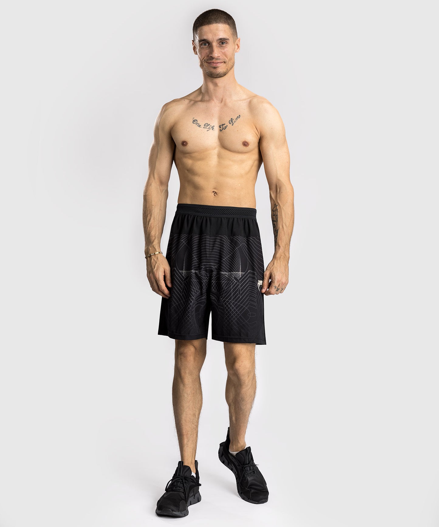 Short d'entraînement Venum G-Fit Air pour Hommes - Noir Intense/Sable Désert