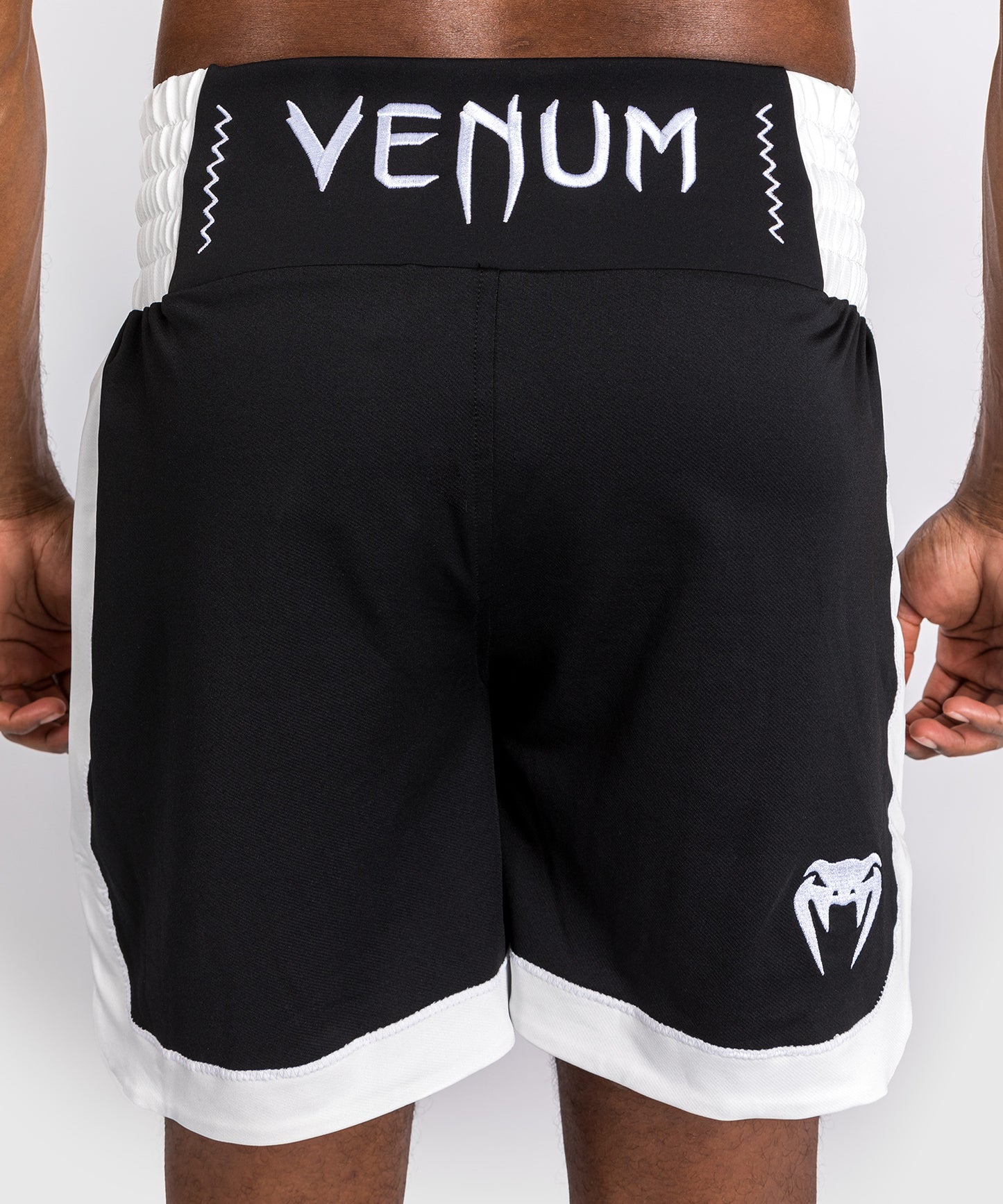 Short de boxe Venum Classic - Noir/Blanc