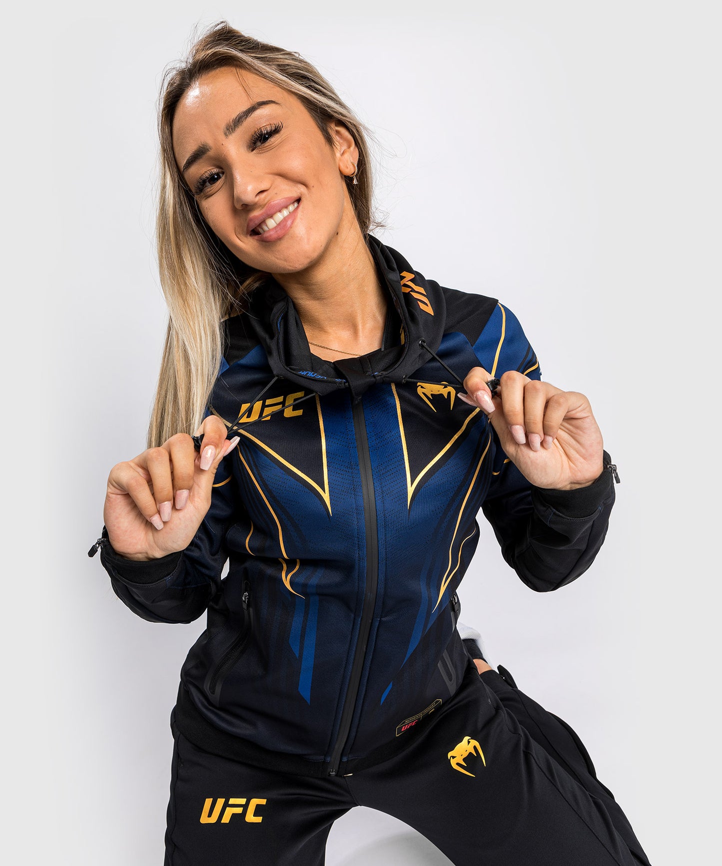 UFC Venum Authentic Fight Night 2.0 Walkout-Hoodie für Frauen – Midnight Edition - Champion