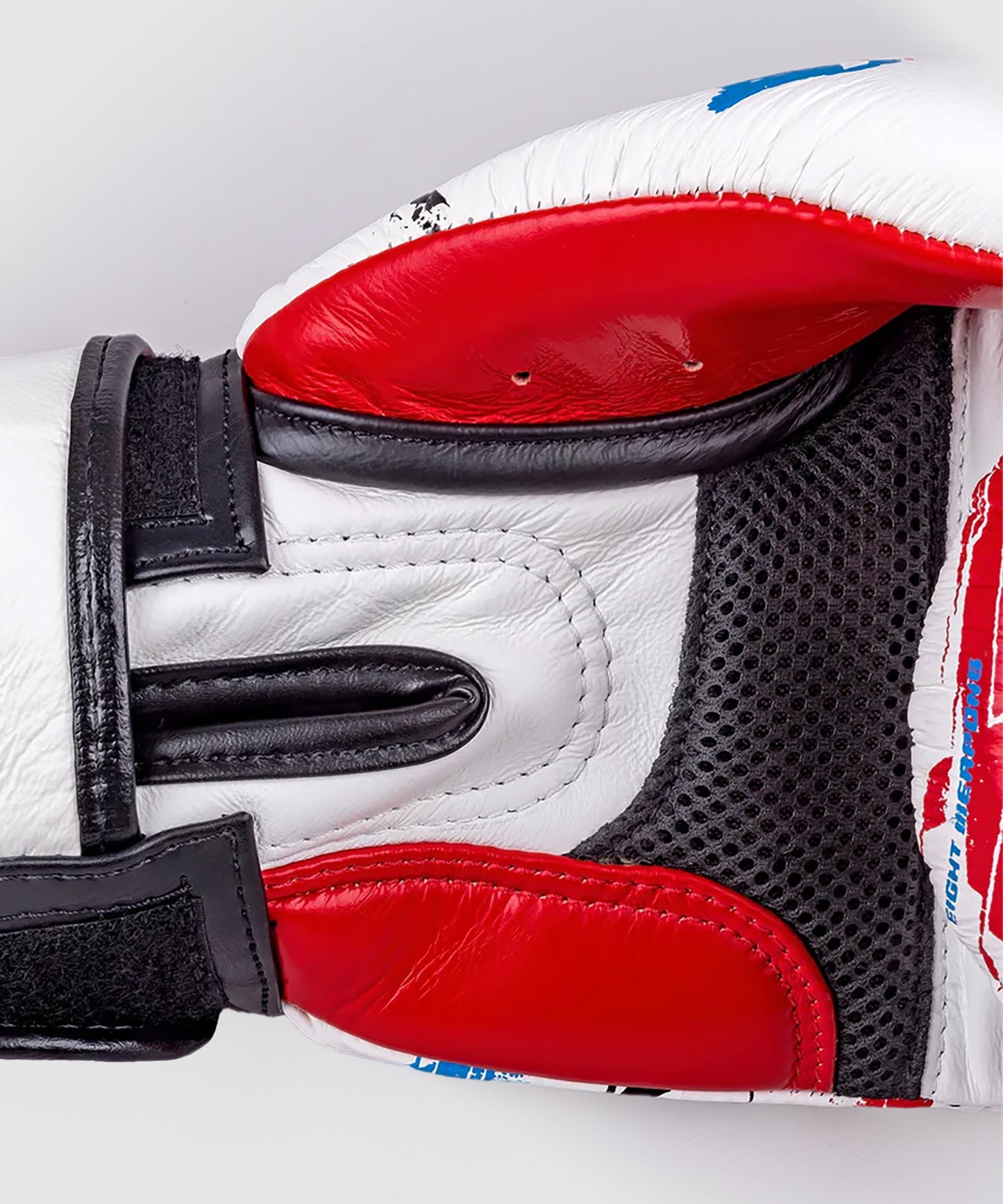 8 Weapons Cut Like A Blade 2.0 Guantoni da Boxe - Bianco