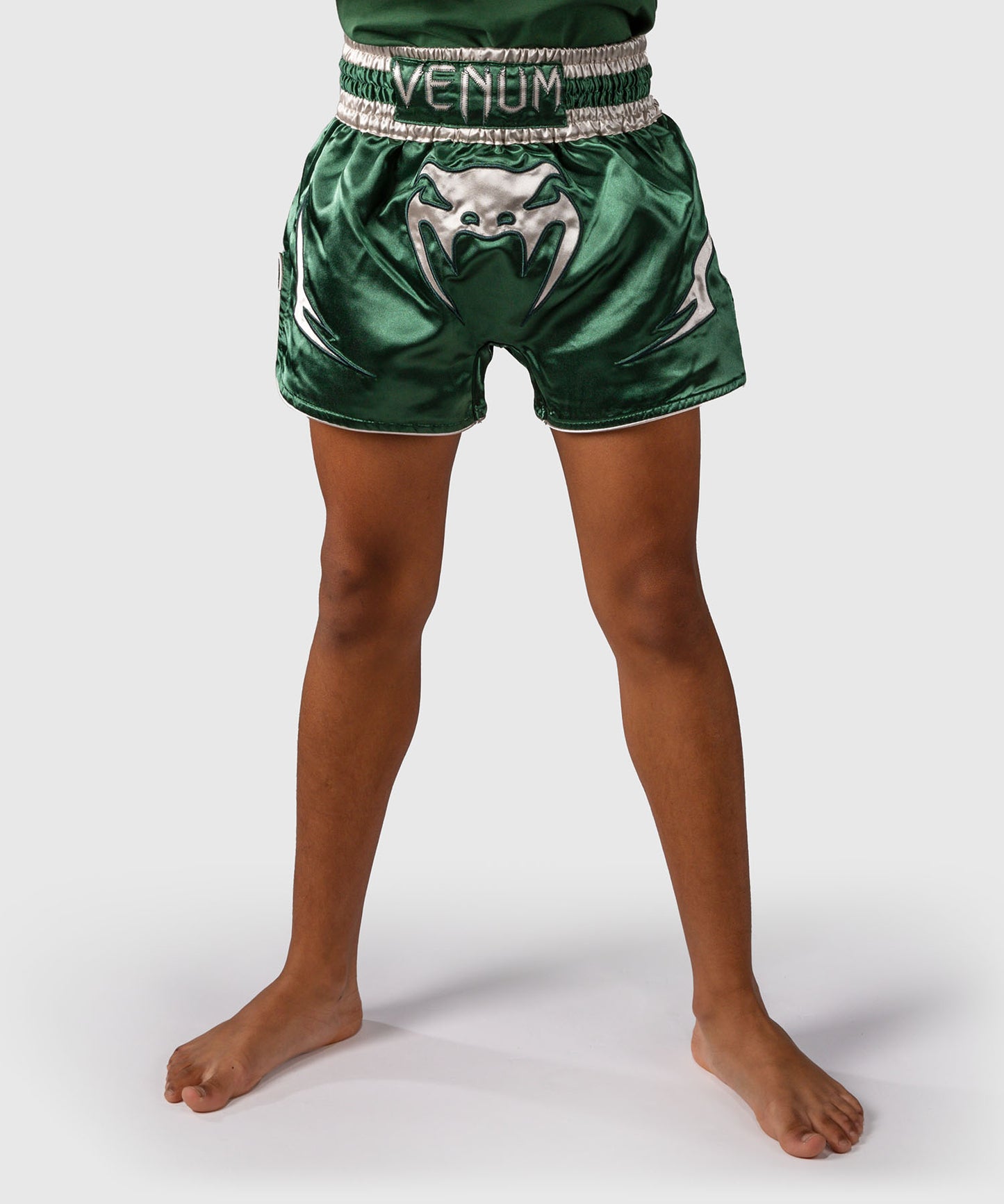 Venum Inferno Muay‑Thai‑Shorts – Waldgrün/Off‑White