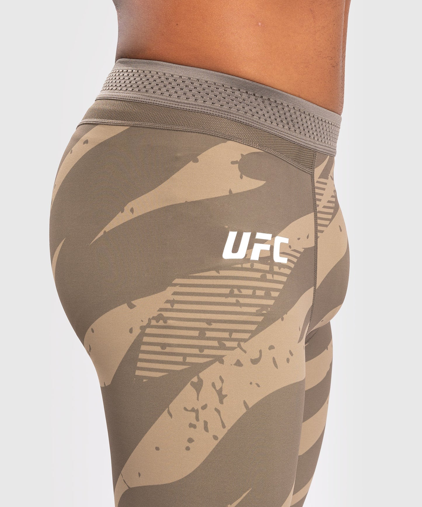 UFC Adrenaline By Venum Fight Week Performance Malla para Hombre - Desert Camo