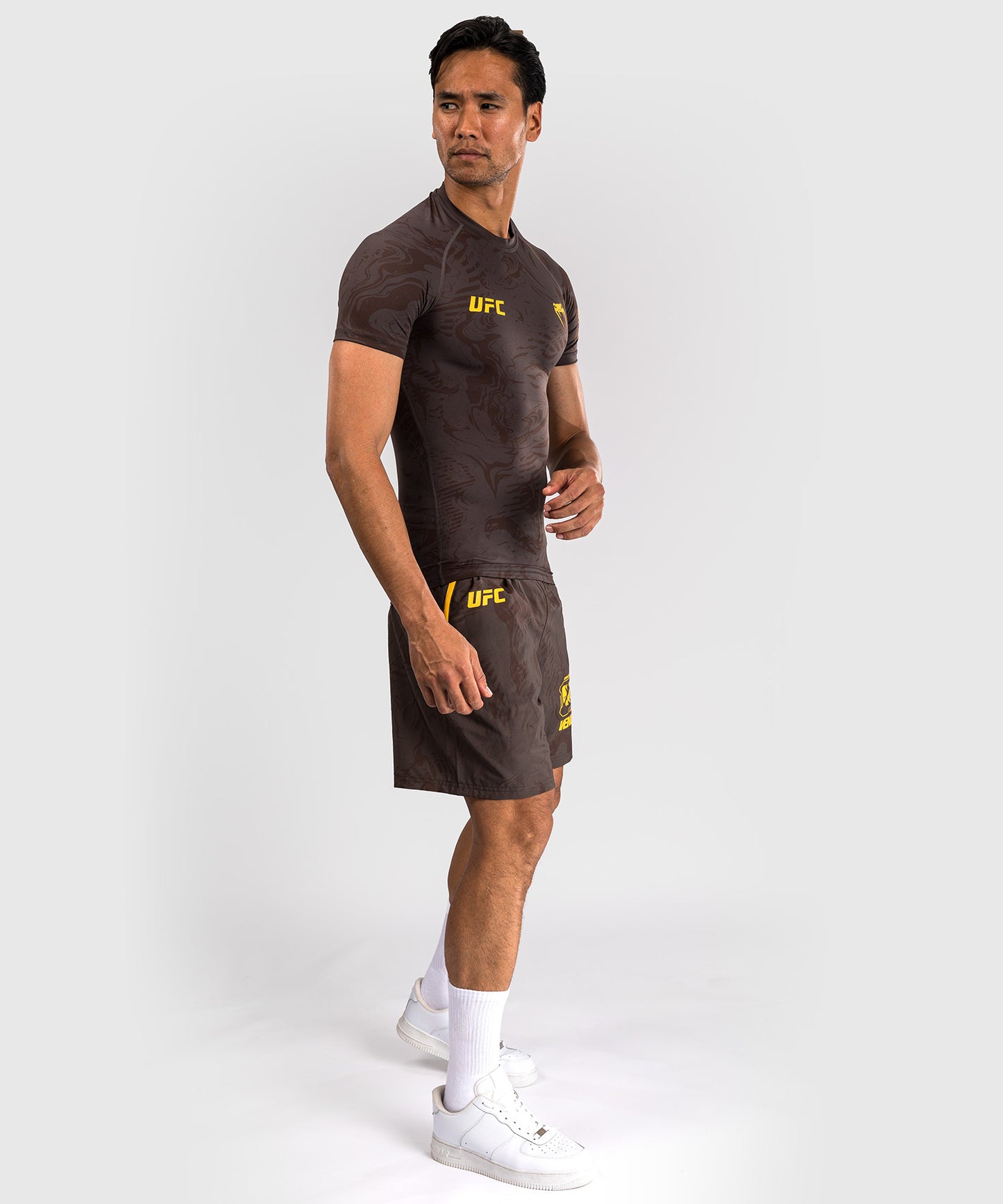 Rashguard Performance à Manches Courtes pour Hommes UFC Fusion by Venum Fight Week - Marron Terrestre