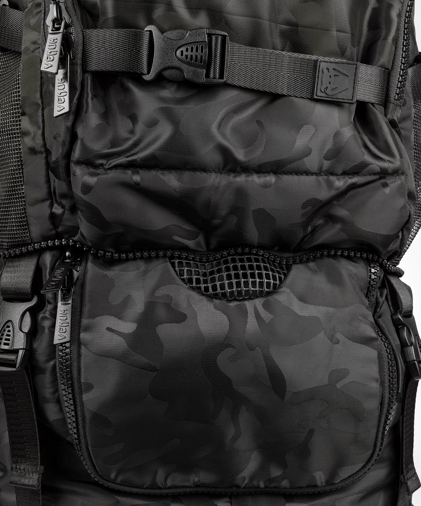 Venum Challenger Xtrem Rucksack (50-63L) – Schwarz/Dunkles Camo